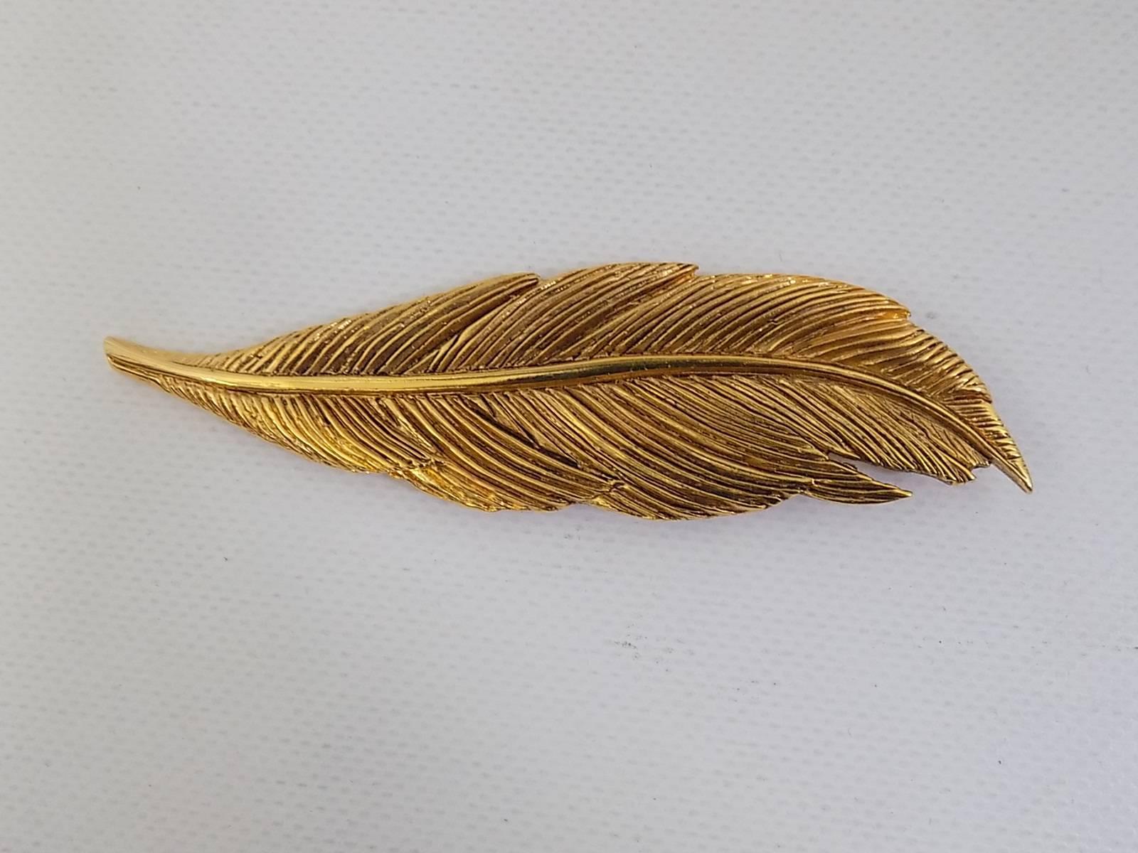 Women's or Men's Rare Collectable HANAE MORI Paris  1980s  Large Feather Pin Brooch For Sale
