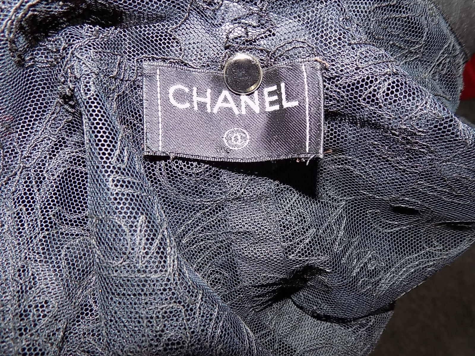 VERY RARE CHANEL embroidered logo lace jacket  2