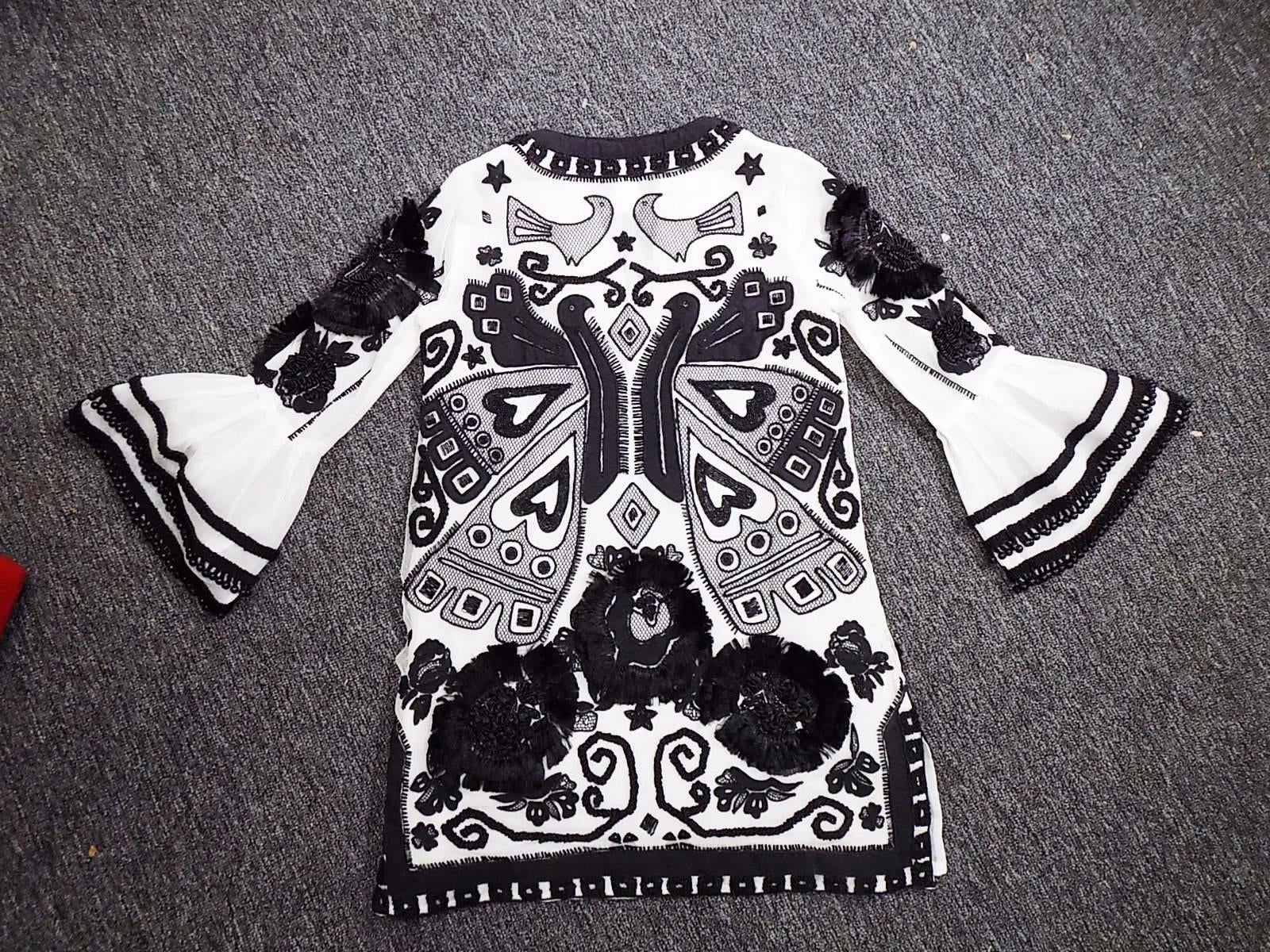 Anna Sui vintage embroidred black and white tunic top blouse  2