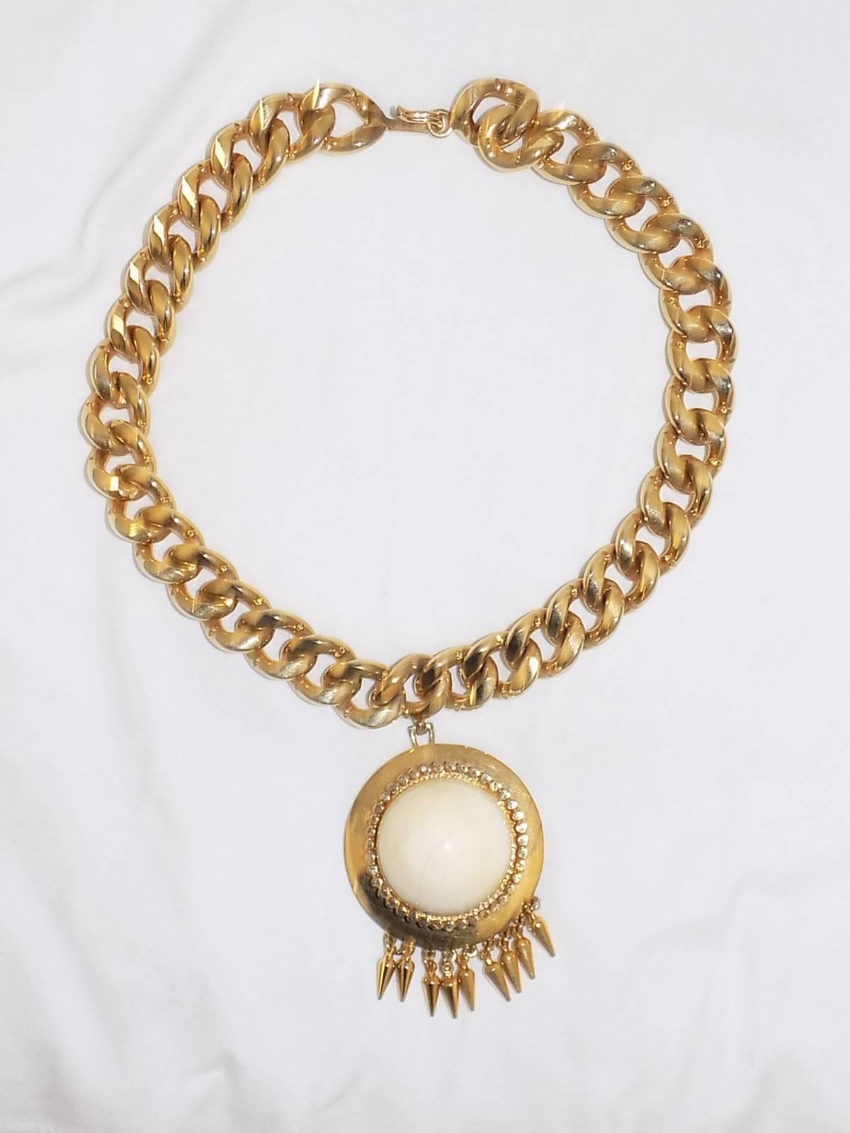nettie rosentien large dome choker necklace  In Excellent Condition For Sale In New York, NY