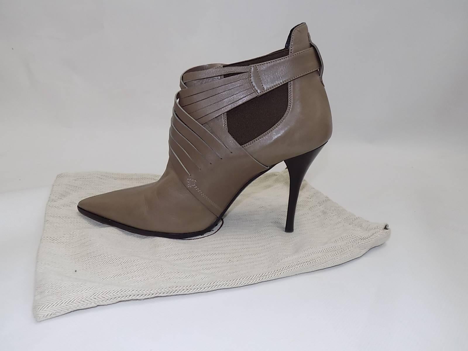 Gray Hermes Pointy toe ankle boots/ booties sz  37