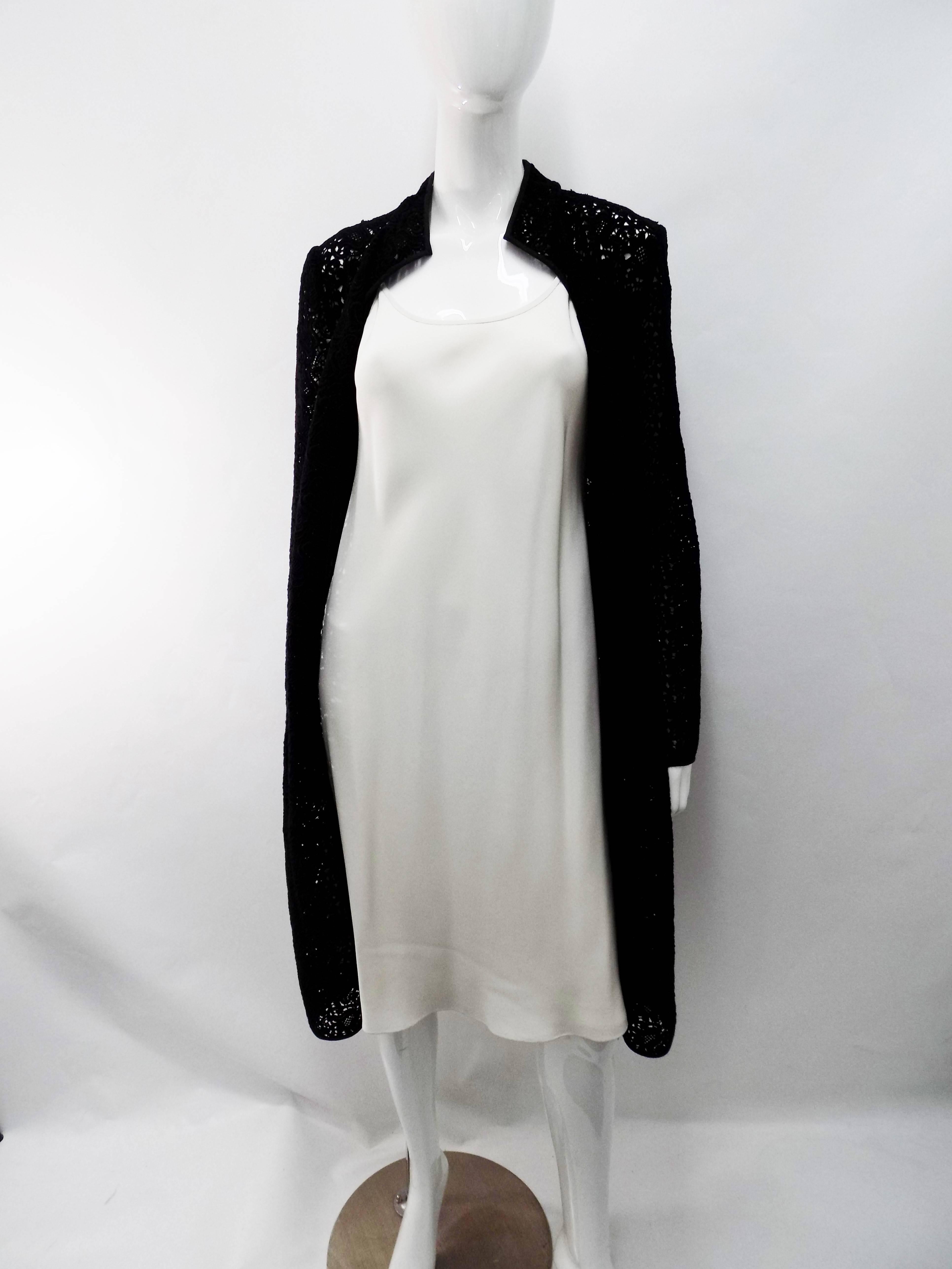 Oscar De La Renta  black lace Coat  over  ivory silk sheath dress ensamble sz10 In Excellent Condition In New York, NY