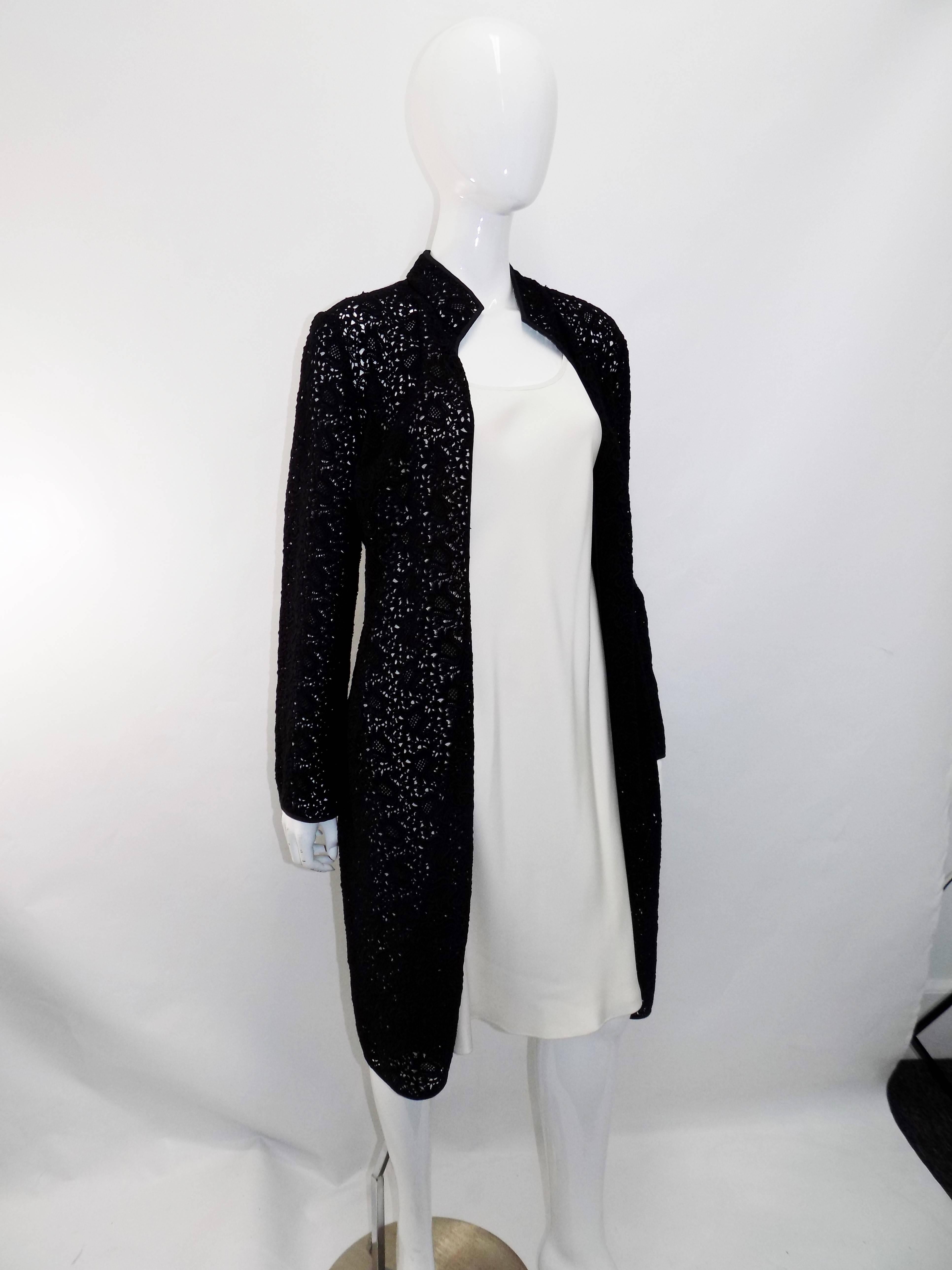 Women's Oscar De La Renta  black lace Coat  over  ivory silk sheath dress ensamble sz10