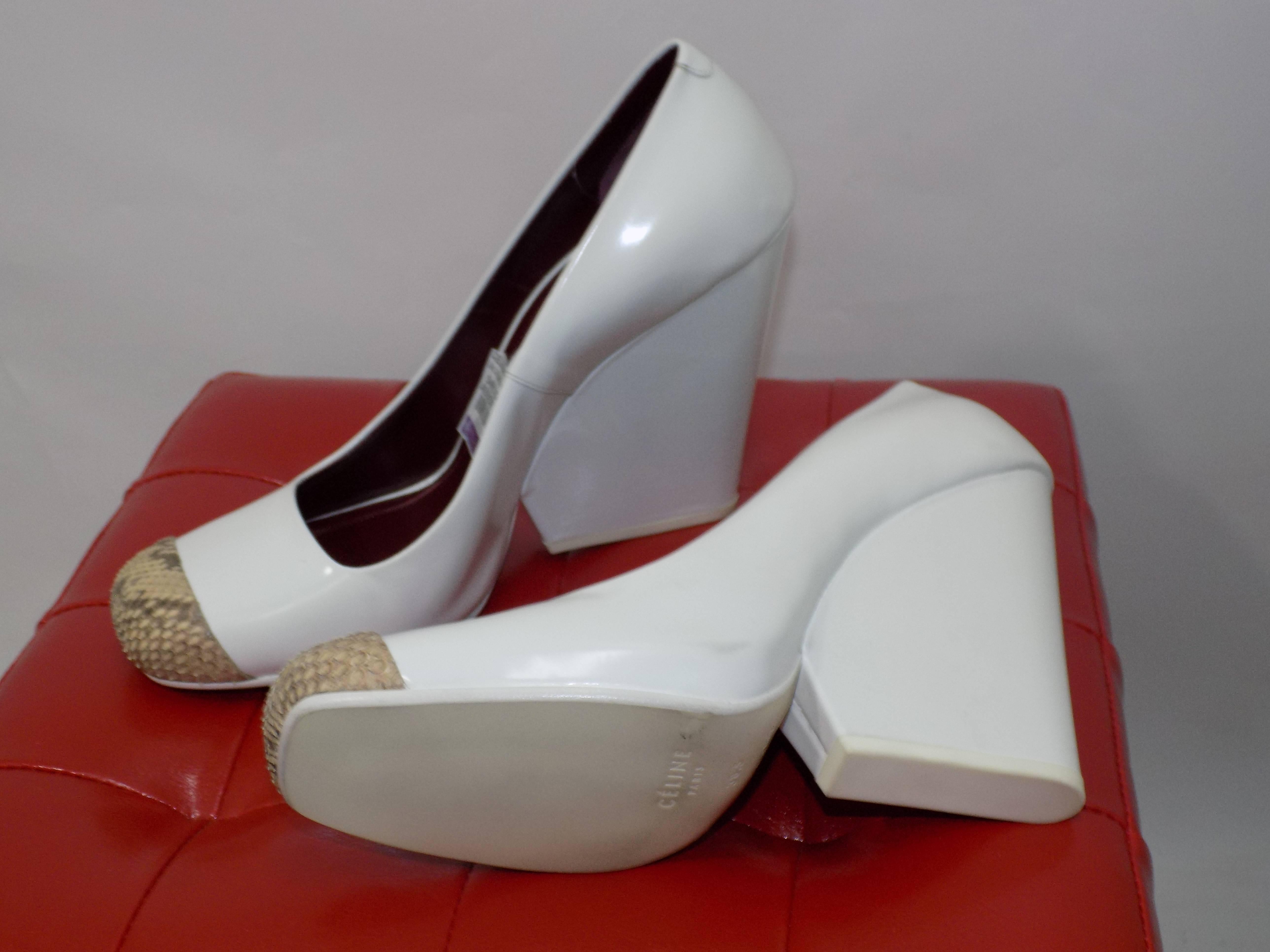 Women's Celine  white pump with chunky heel and snake tip new in box sz 8.5