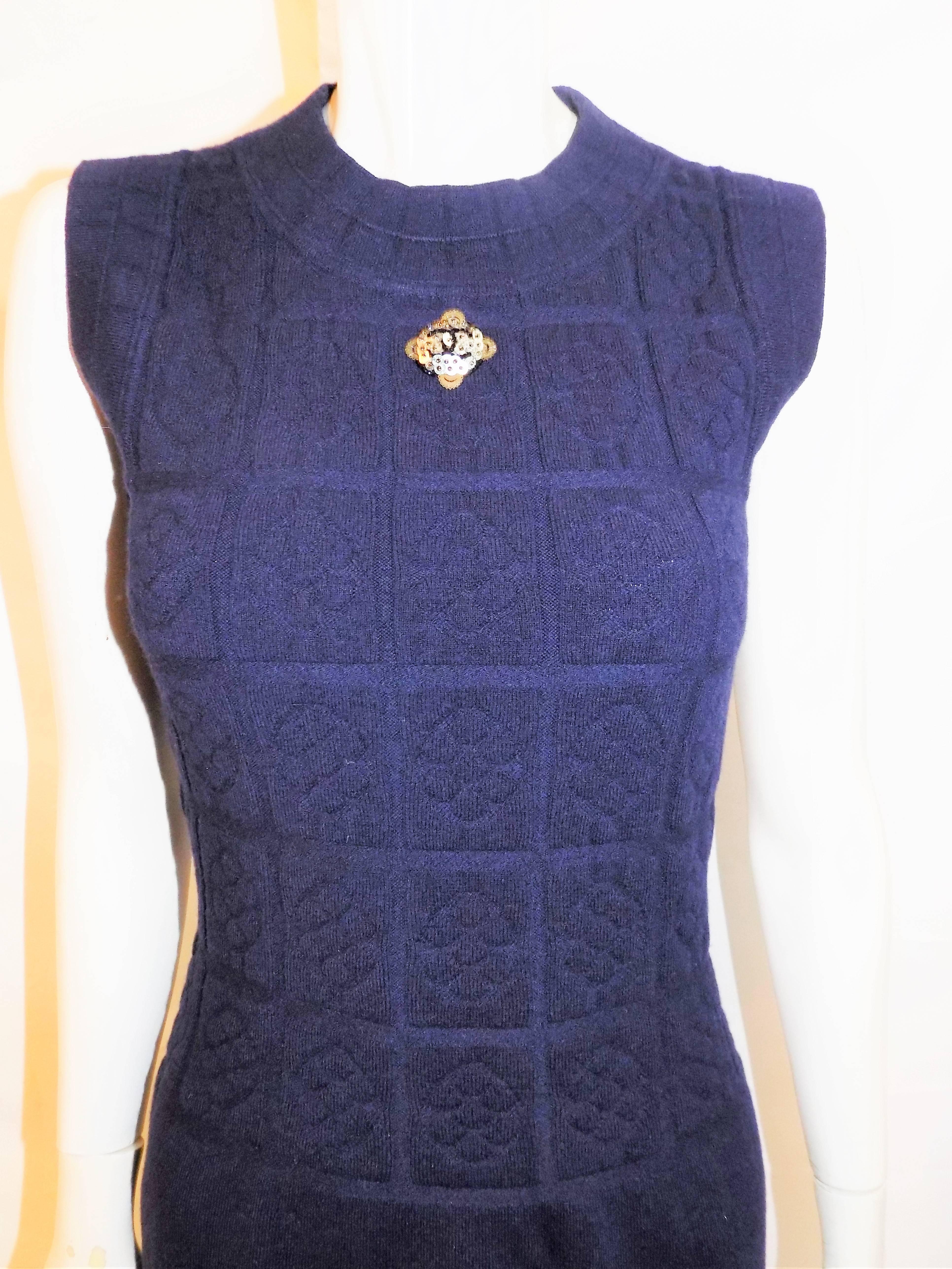 Chanel raise/ quilted knit navy dress and jacket with Lesage patch 4