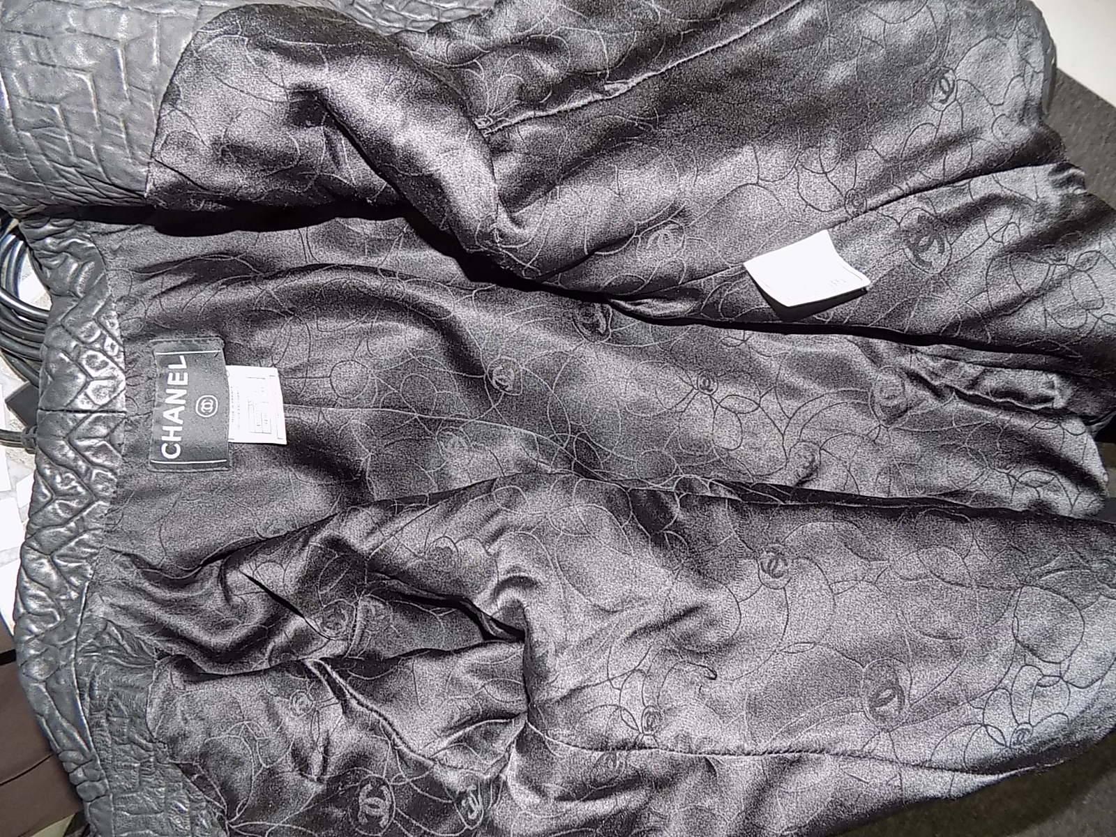 Chanel  Black Lambskin  Leather Quilted Jacket  sz 44 For Sale 2