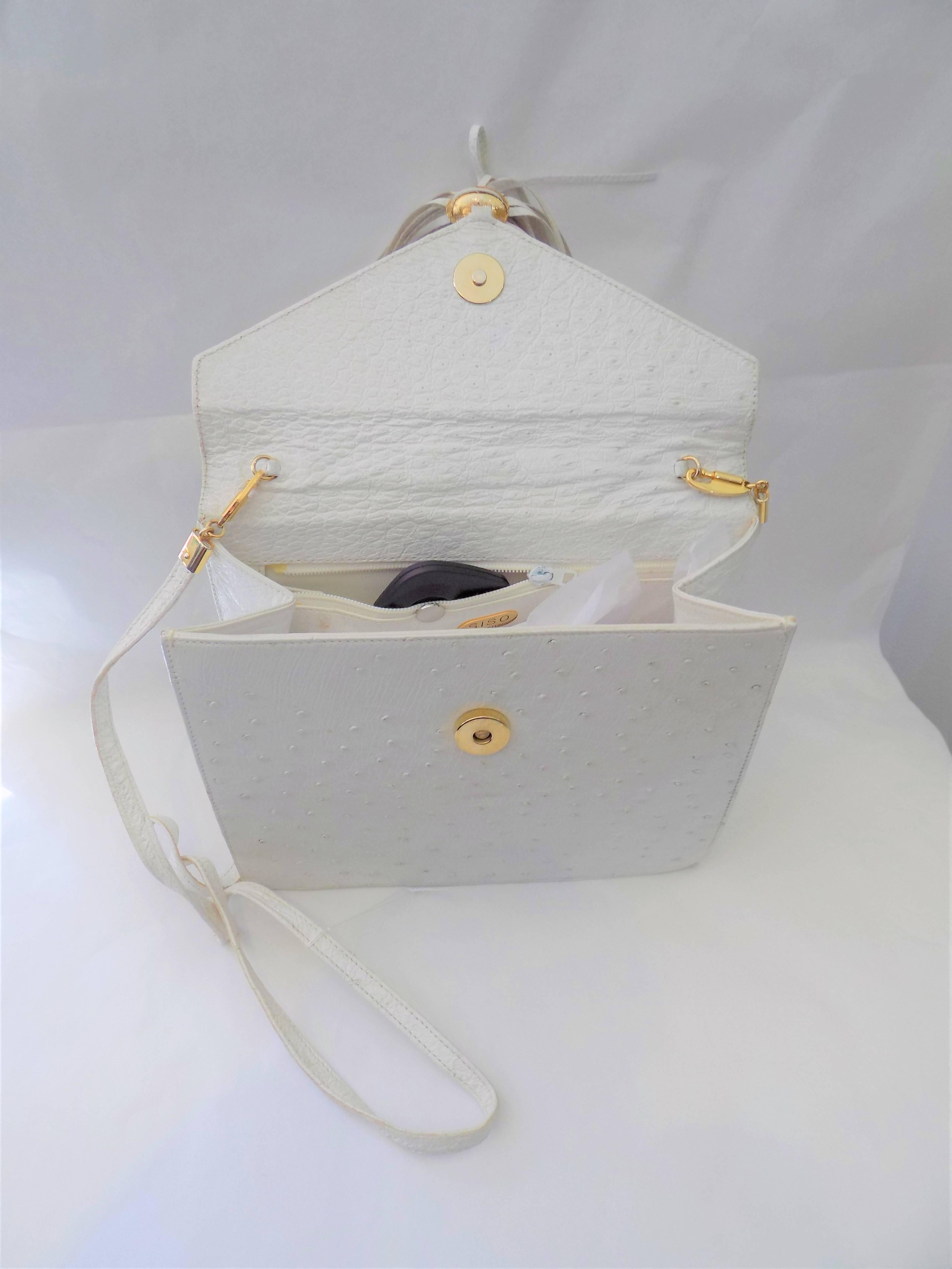 SISO Vintage white ostrich envelope clutch  - shoulder bag In Good Condition In New York, NY
