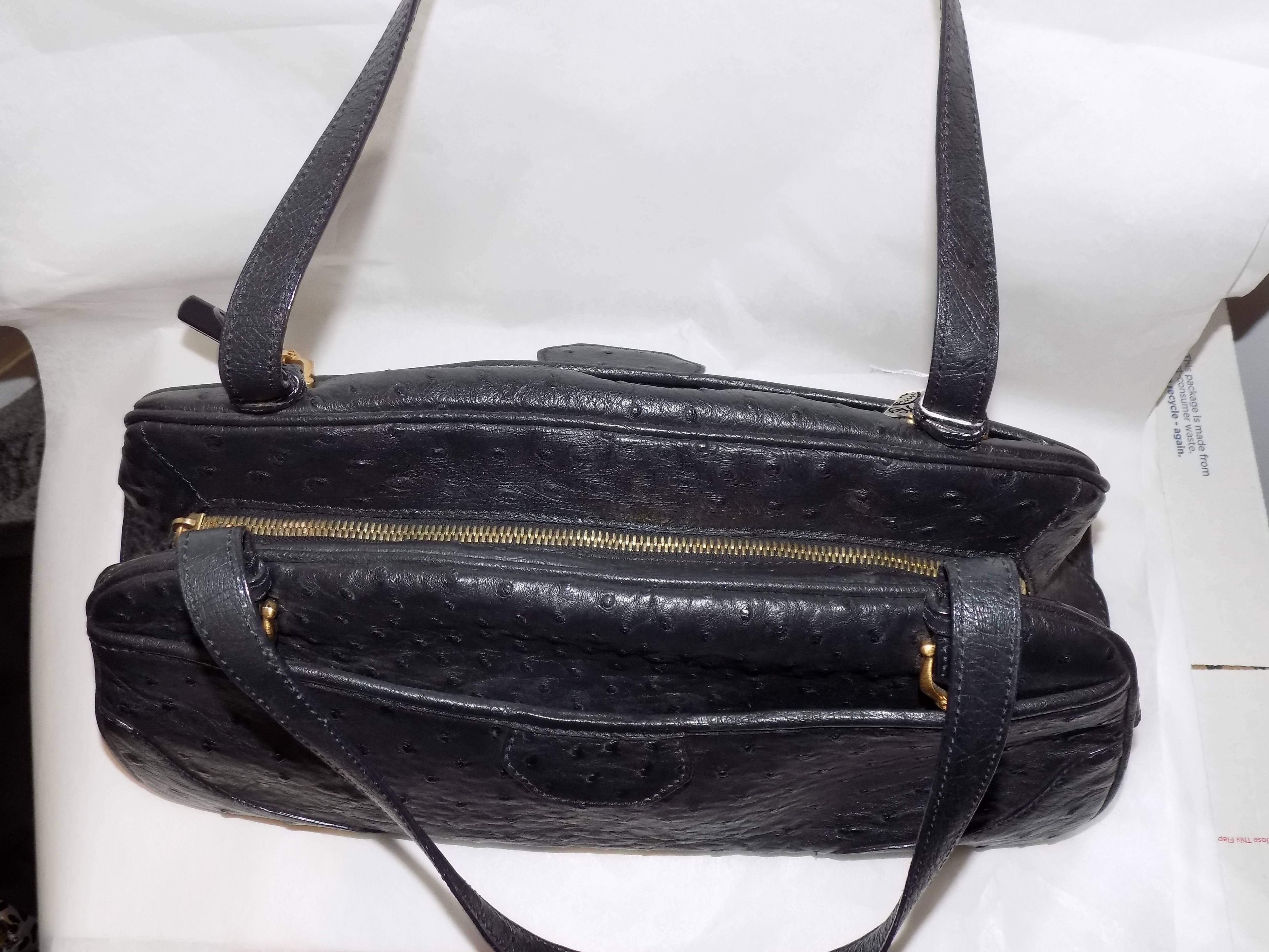 CeCe Cord Bag black ostrich In Excellent Condition In New York, NY
