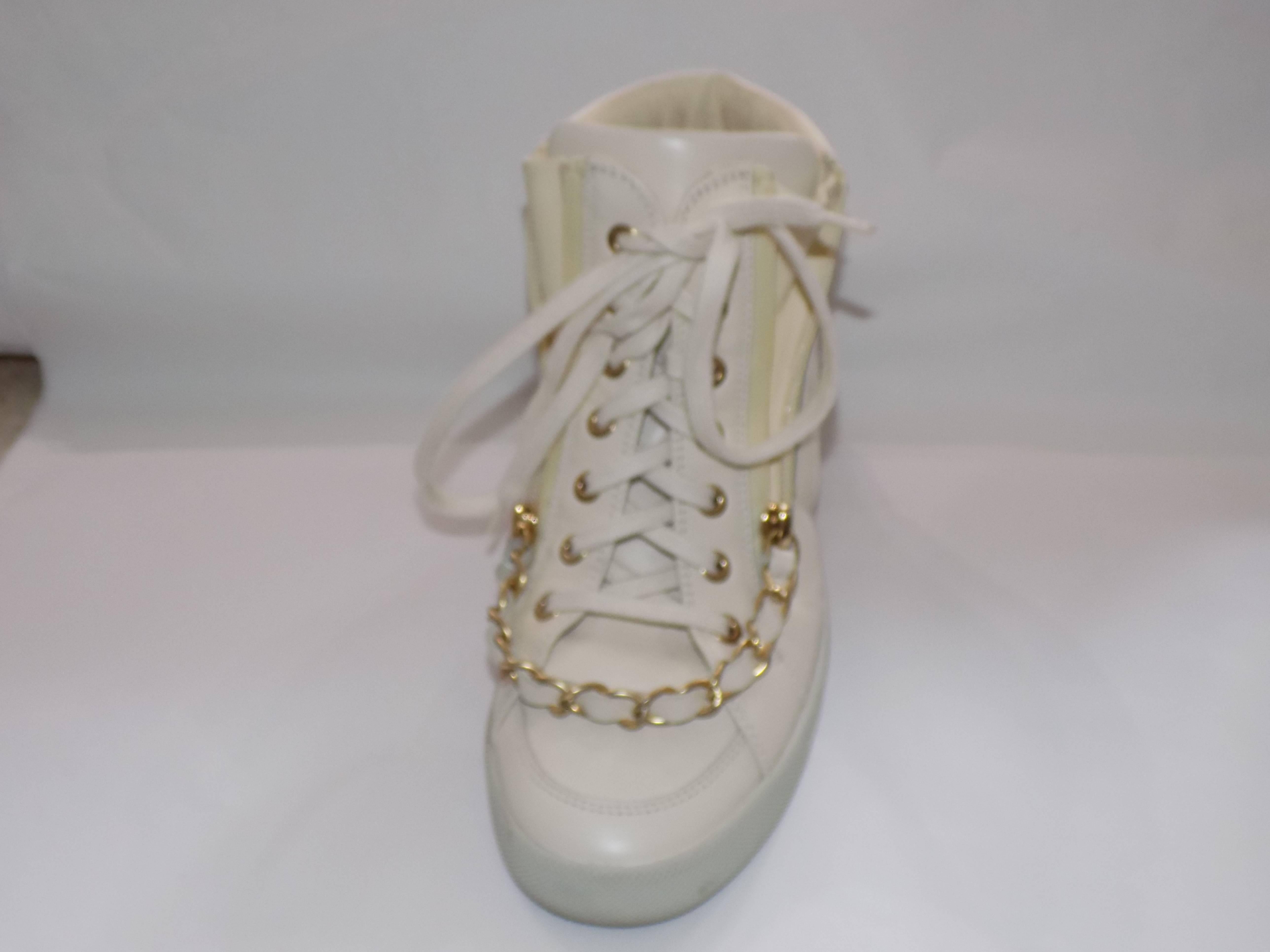  Chanel 37.5   High Top Sneakers shoes  with  Chain winter white 1