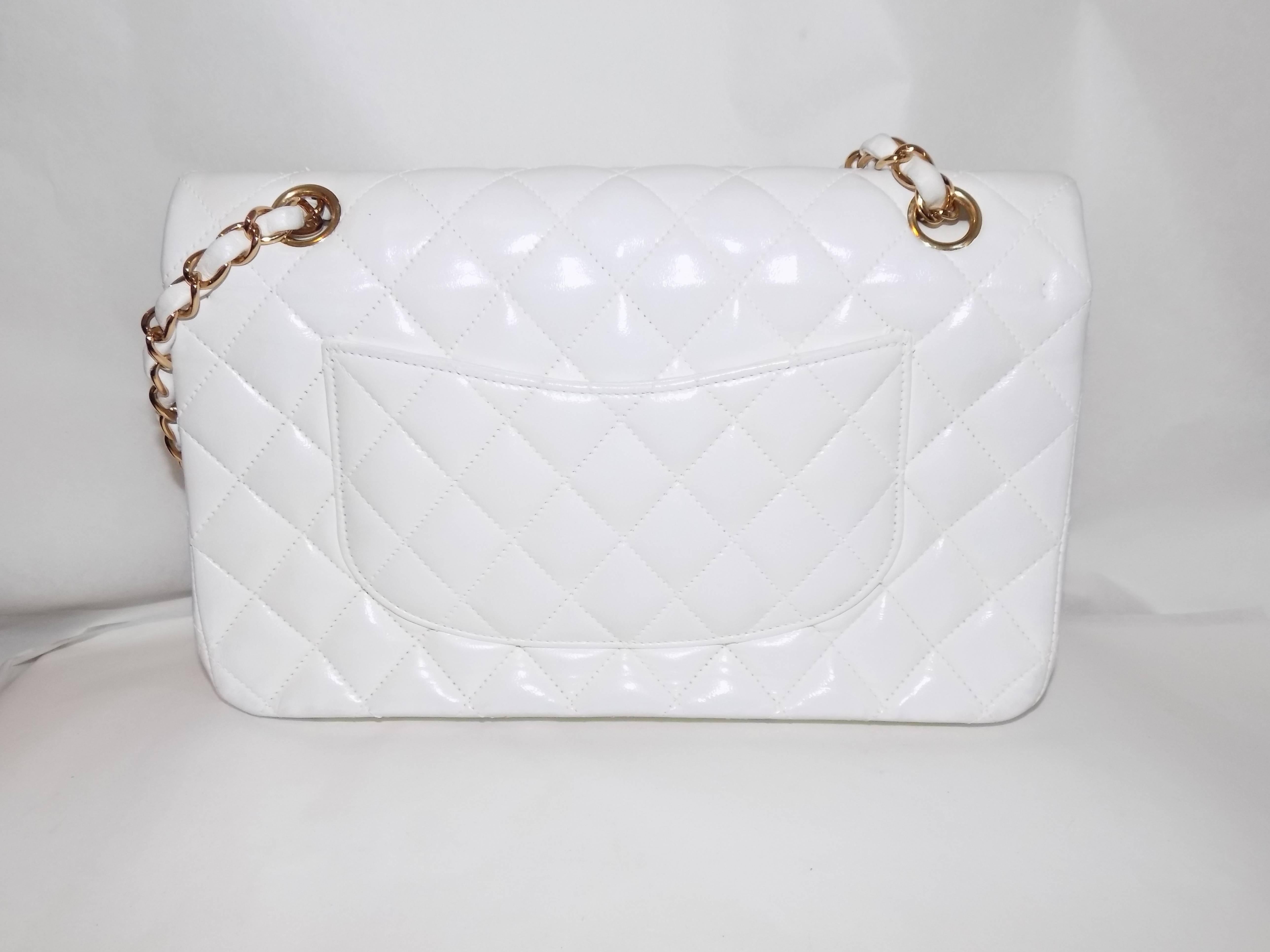 White Lamb Skin Quilted Medium Classic Double Flap Shoulder Bag  In Excellent Condition For Sale In New York, NY