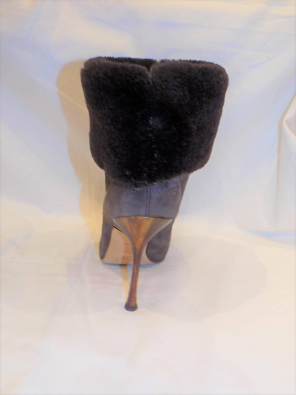 Gray Jimmy Choo ankle suede shearling boots sz 39 For Sale