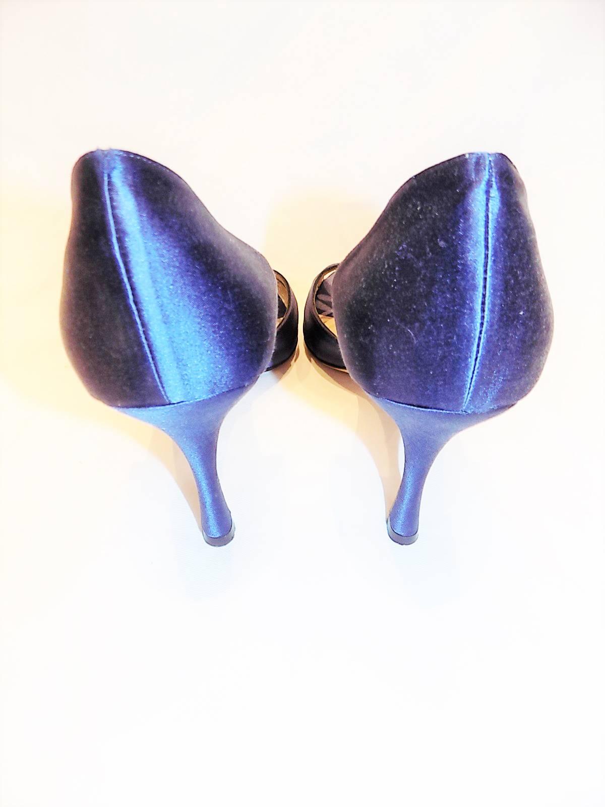 Manolo Blahnik navy/ cobalt  blue satin sandals shoes New sz 38 In New Condition In New York, NY