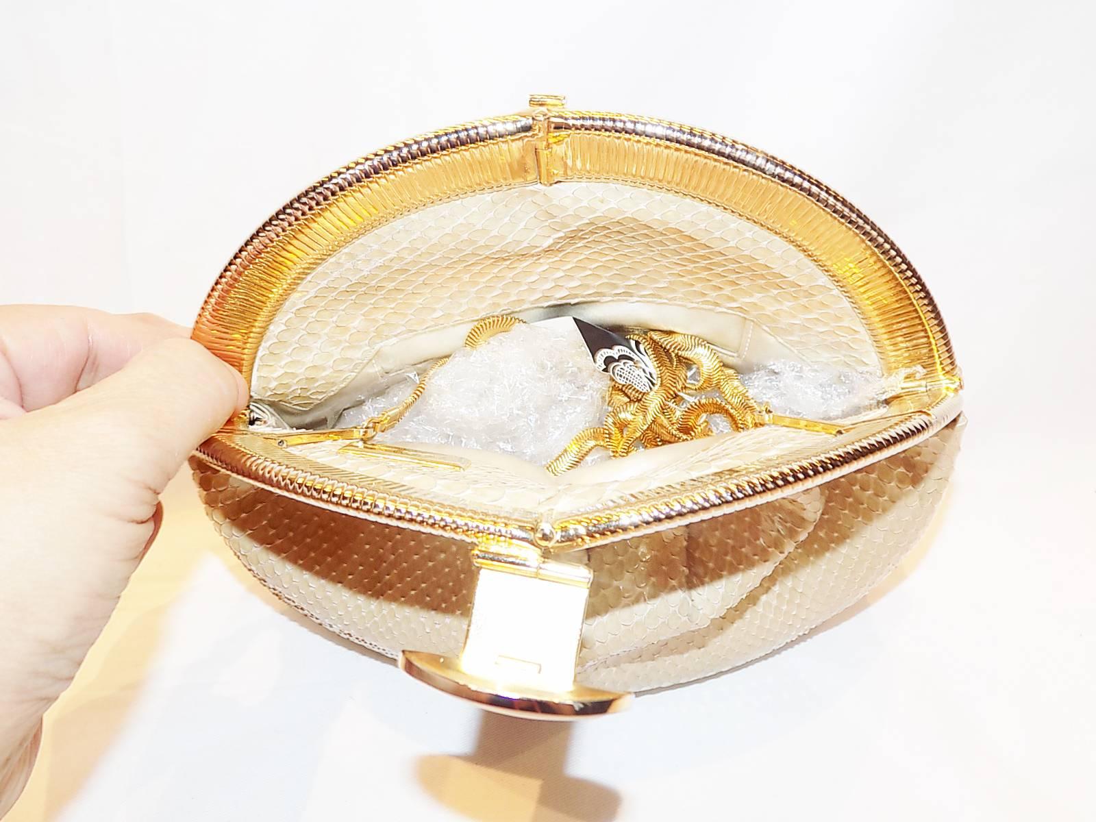 Judith Leiber Beige Snake Skin Frame Handbag Clutch with large oval  Stone Clasp For Sale 2