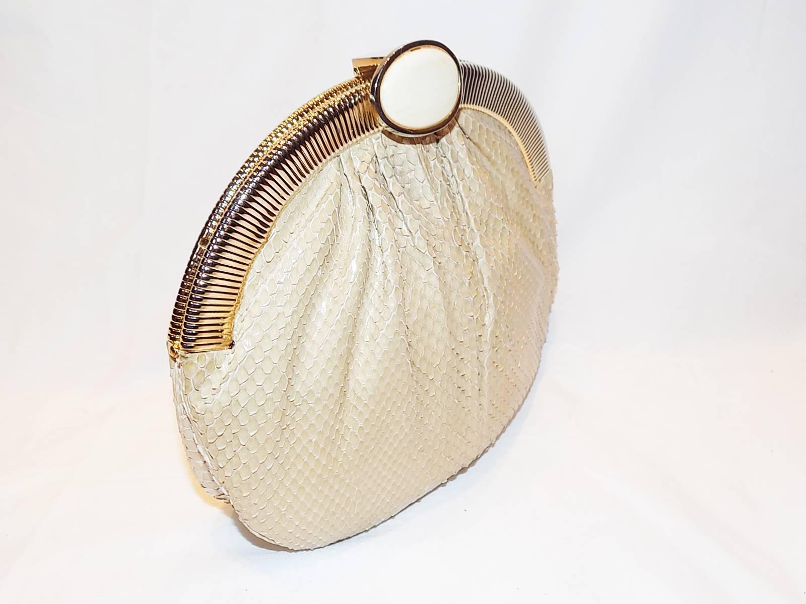 Judith Leiber Beige Snake Skin Frame Handbag Clutch with large oval  Stone Clasp In Excellent Condition For Sale In New York, NY