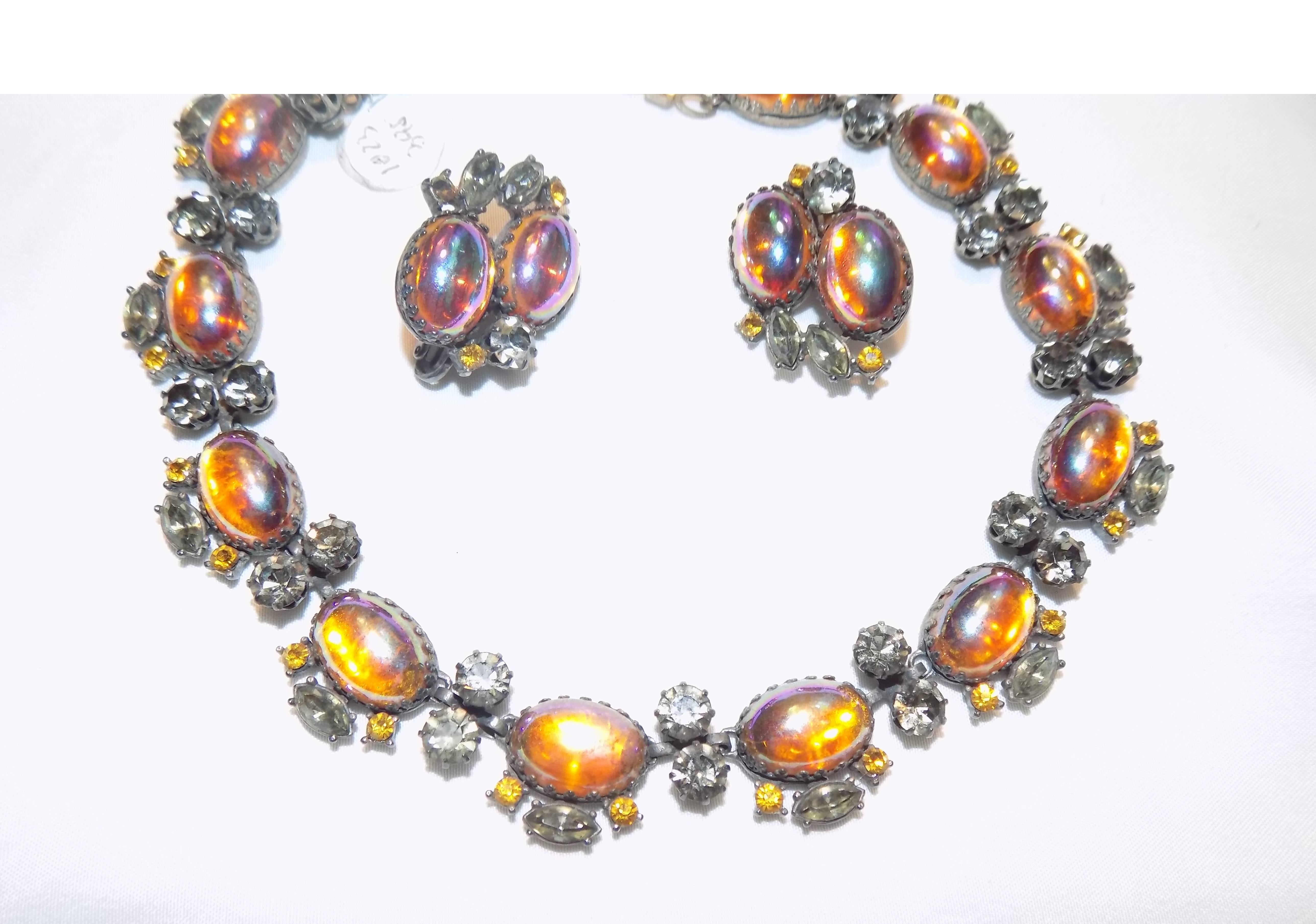 Vandome fire opal  cabochon  choker necklace and earrings set  In Excellent Condition For Sale In New York, NY