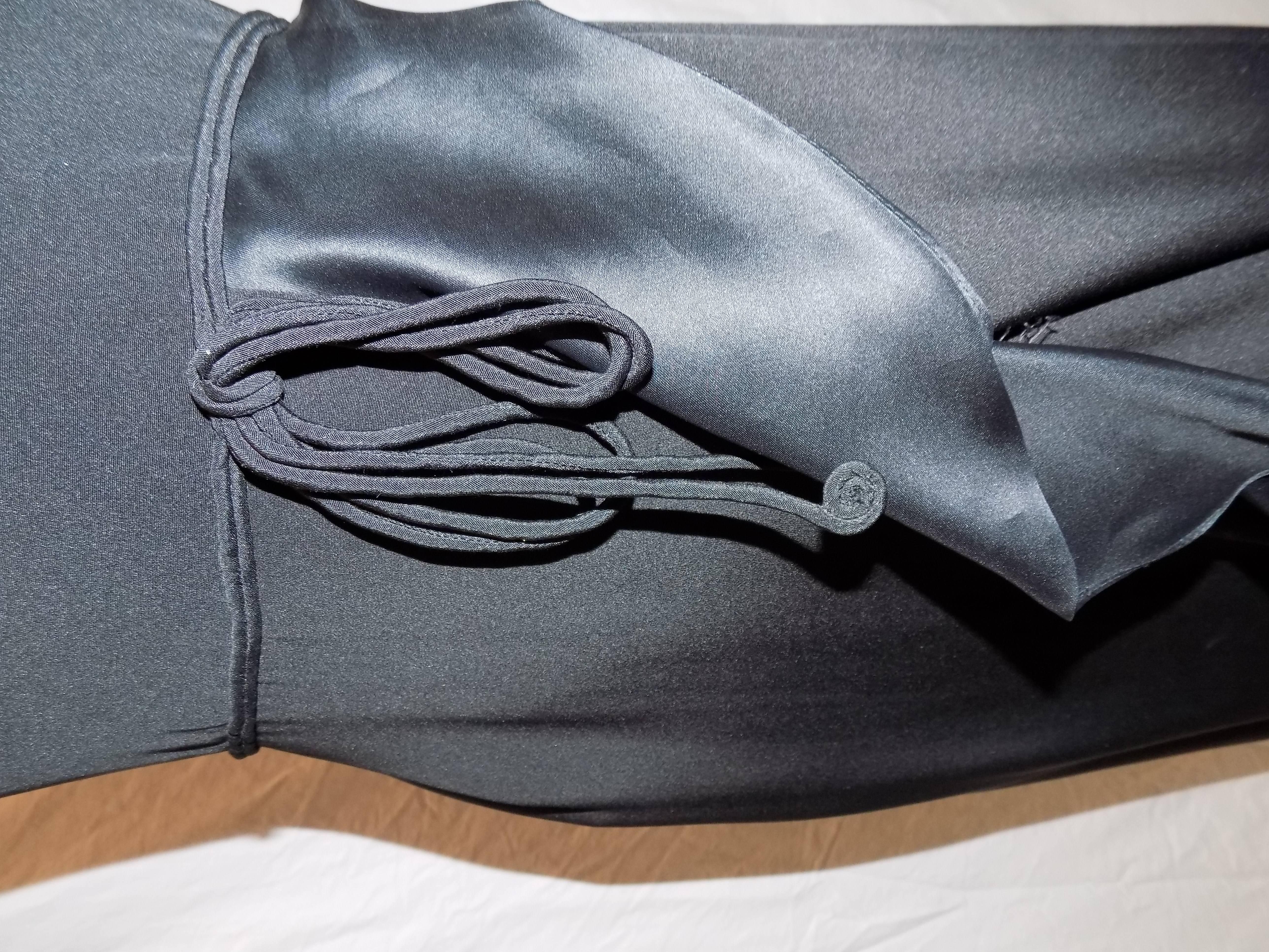 Carolina Herrera elegant  breathtaking   black silk long sleeves ruffled gown 1