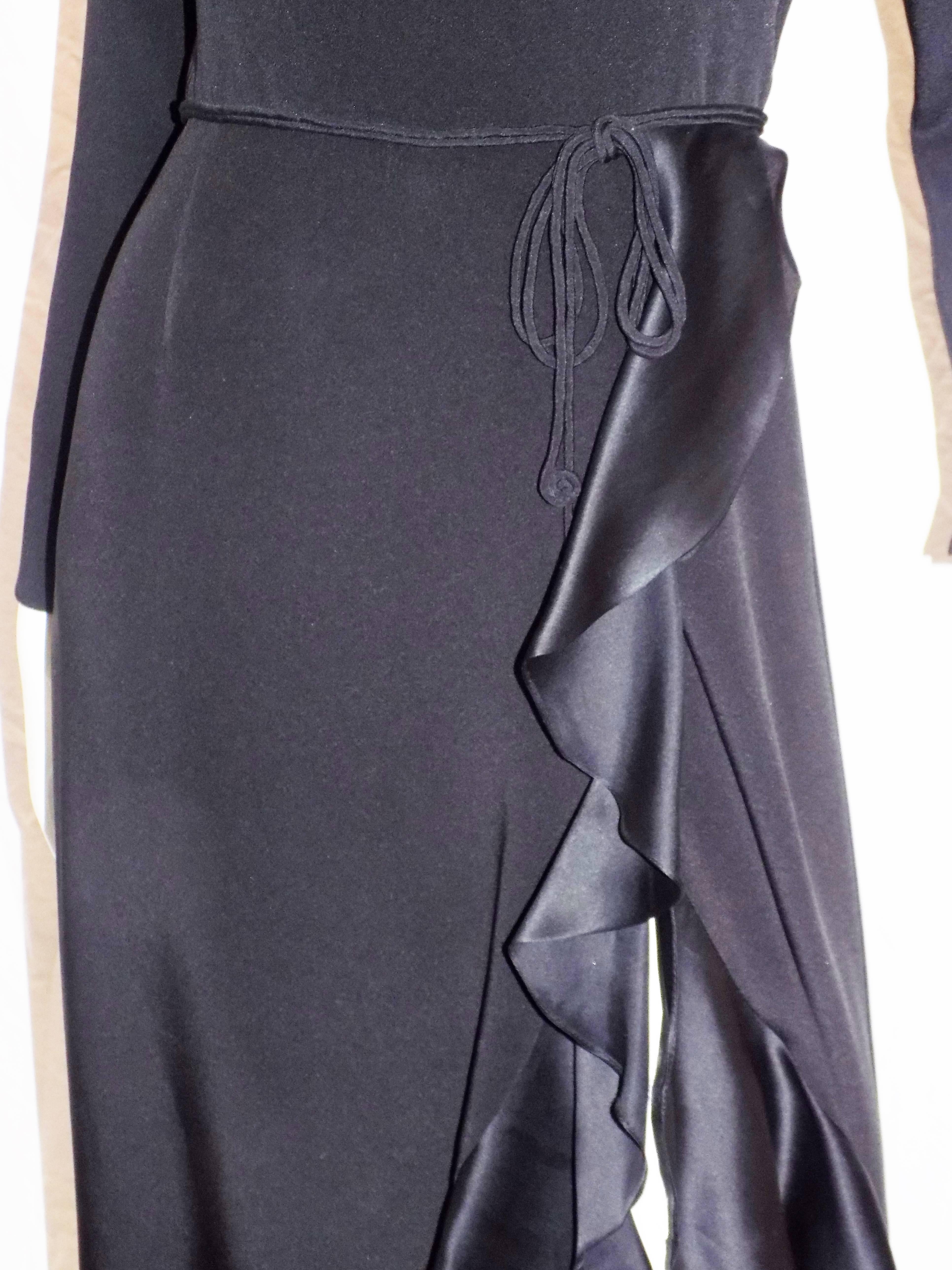 Carolina Herrera elegant  breathtaking   black silk long sleeves ruffled gown In Excellent Condition In New York, NY