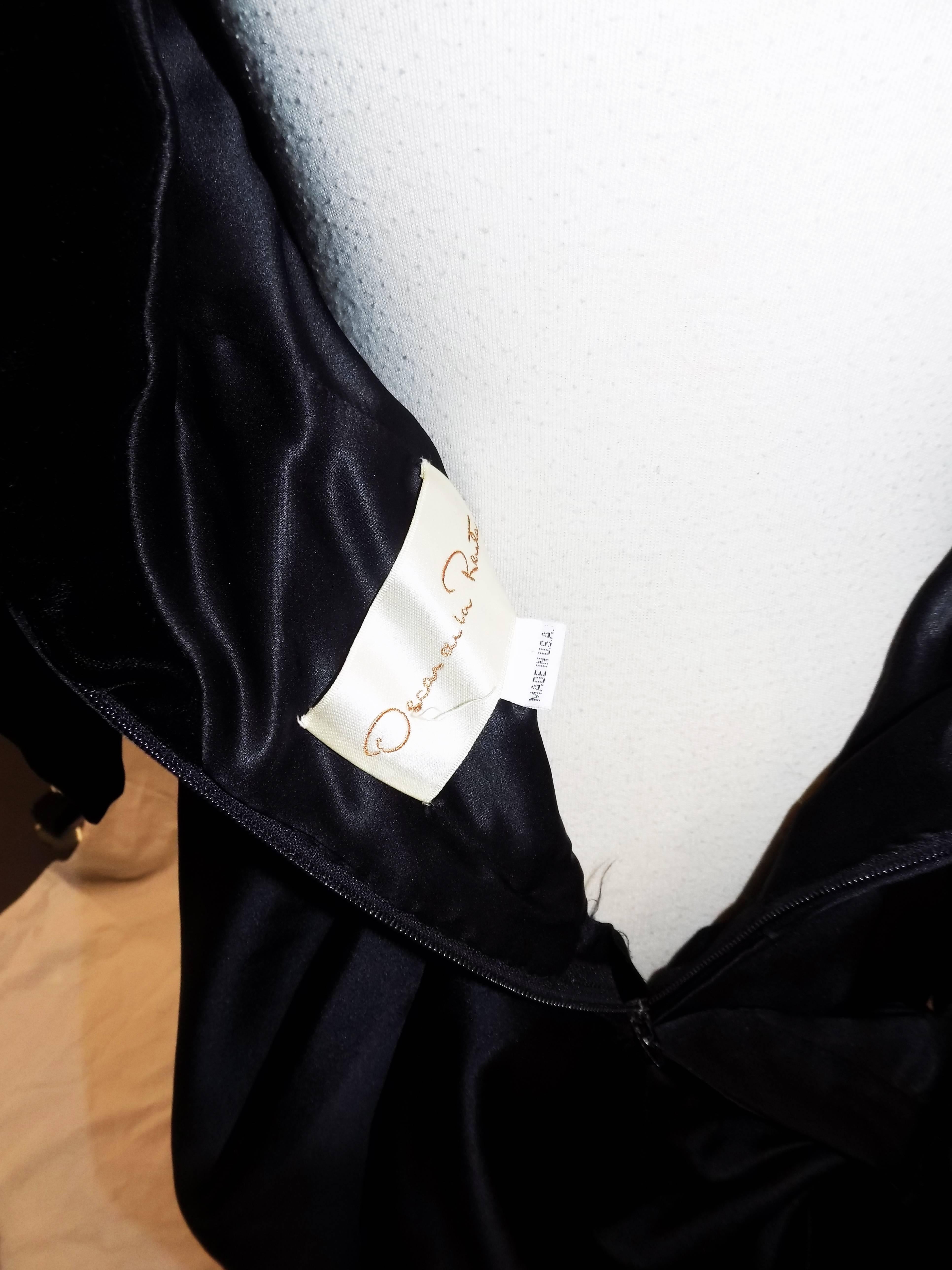 Oscar de la Renta Vintage  Black silk gown w velvet details 5