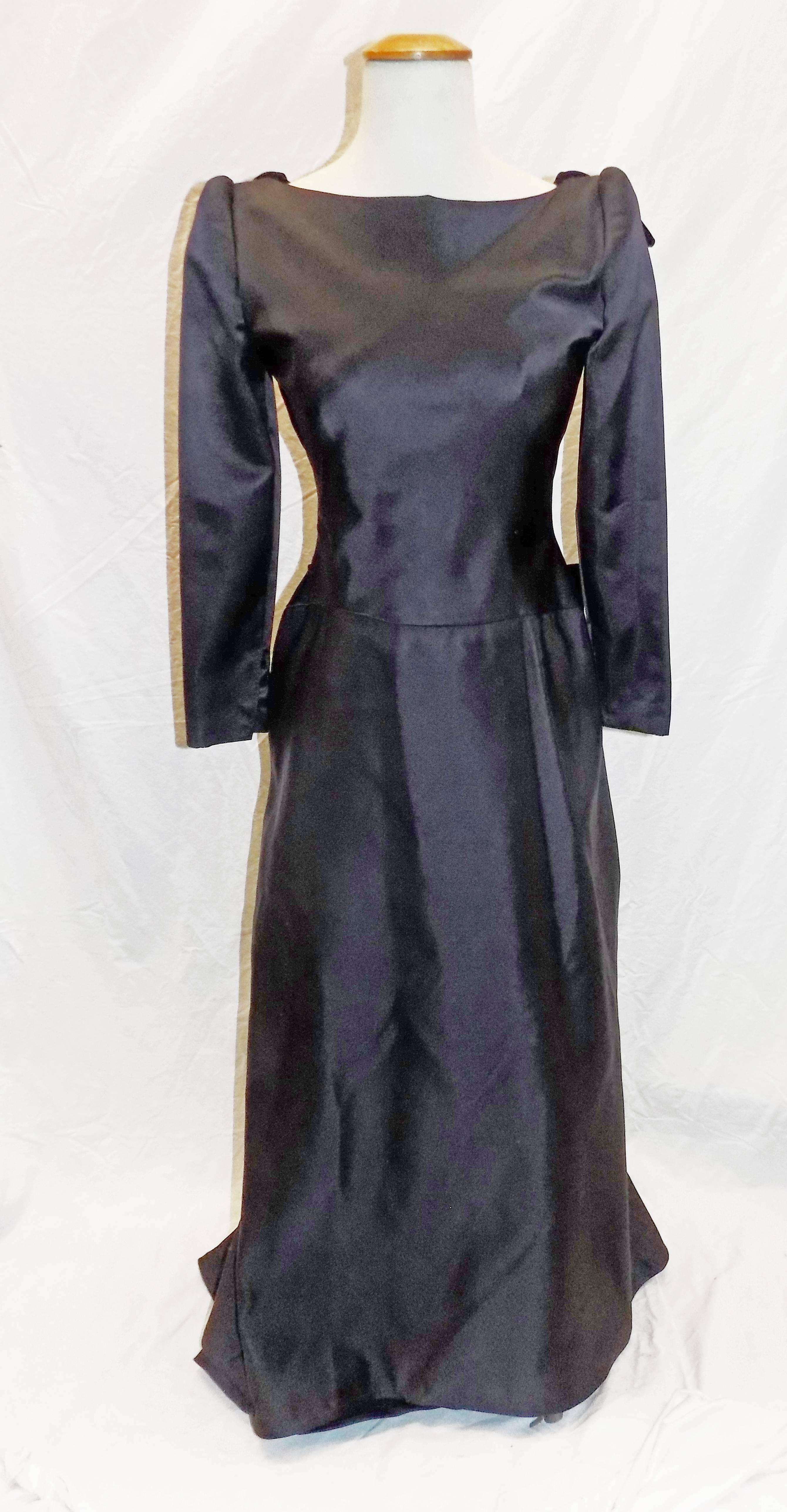 Oscar de la Renta Vintage  Black silk gown w velvet details 3