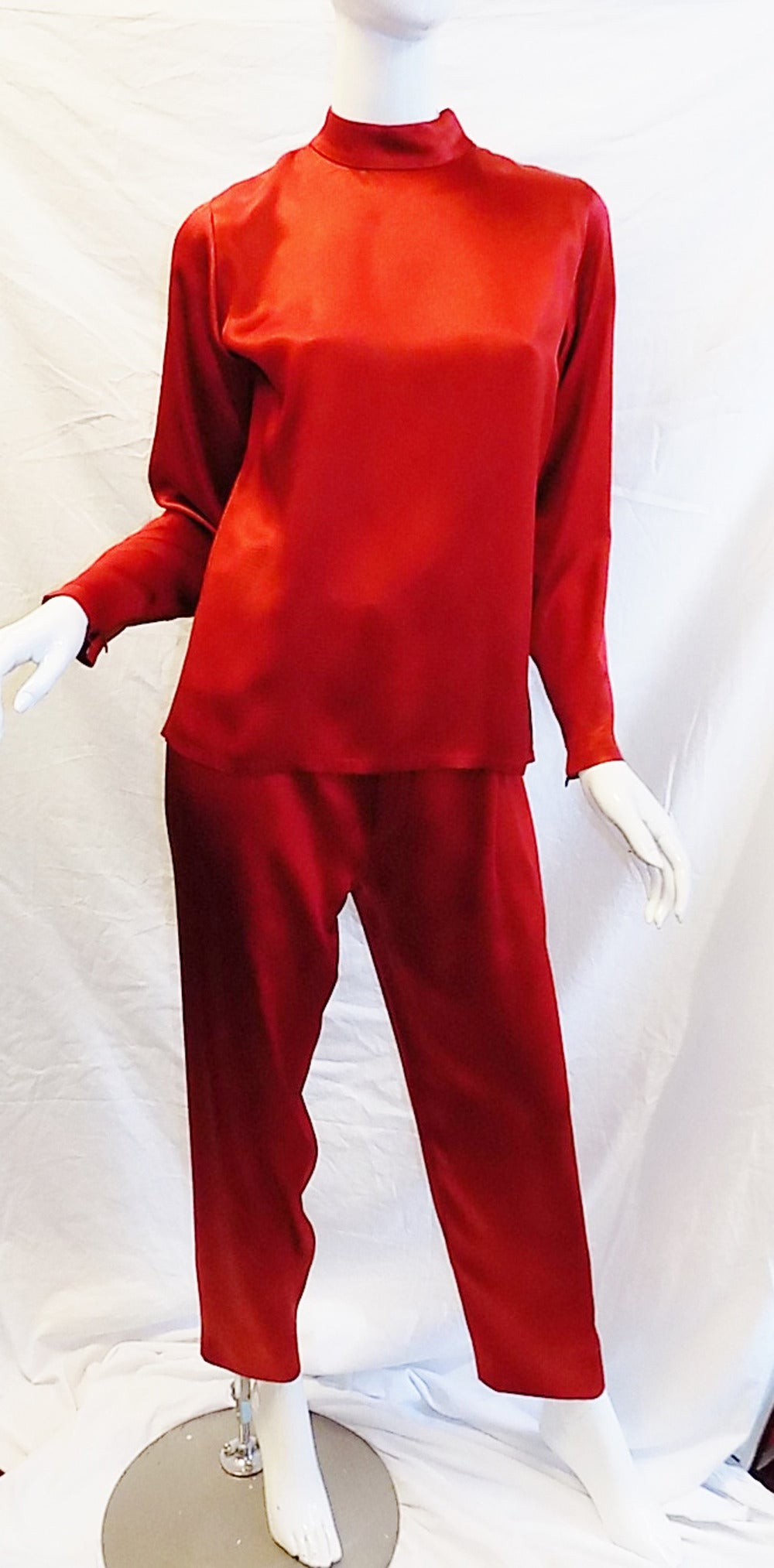 Yves Saint Laurent Red liquid silk Pants and Blouse set ensamble In Excellent Condition In New York, NY