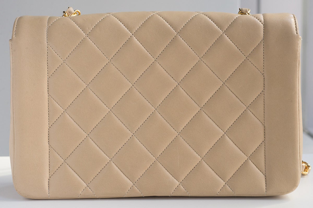 Women's Authentic Chanel Vintage  Quilted  Cream Flap Bag