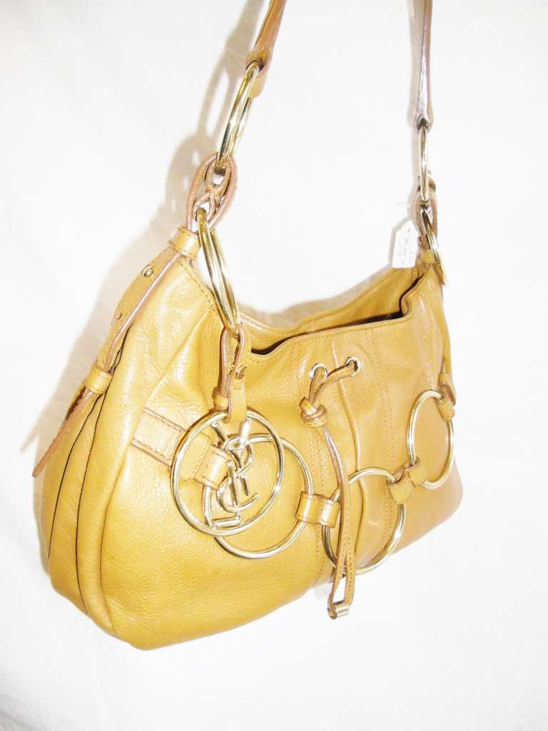 Yves Saint Laurent YSL Ring  bag with pendant In Good Condition In New York, NY