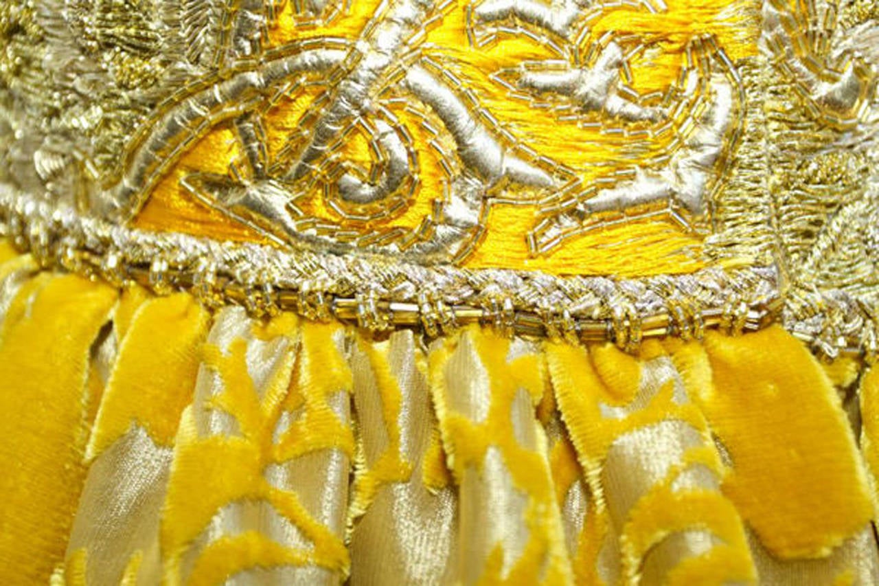 Women's Oscar De la Renta Gold velvet , leather and beads brocade Gown For Sale