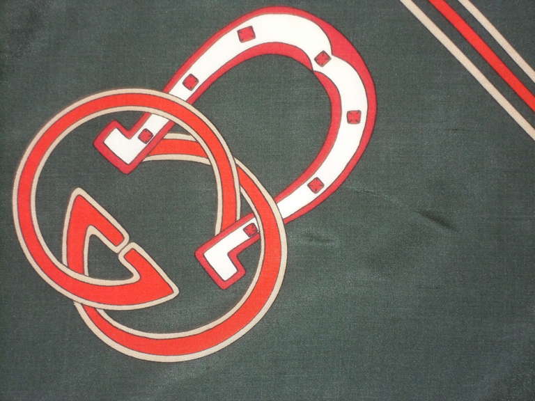 Vintage GUCCI silk logo scarf In Excellent Condition In New York, NY