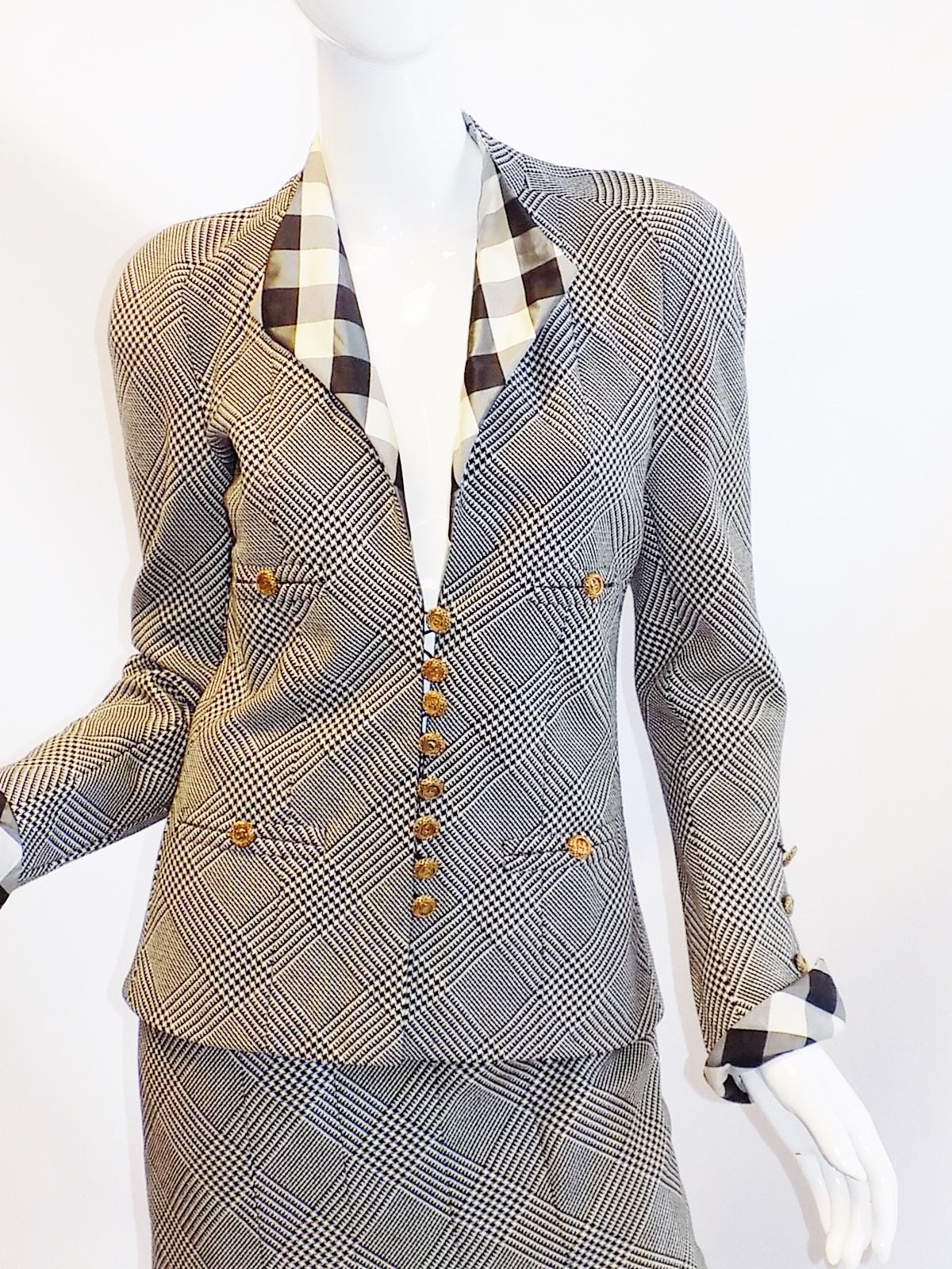 CHANEL  Haute Couture  1978  Stunning plaid skirt suit In Excellent Condition In New York, NY