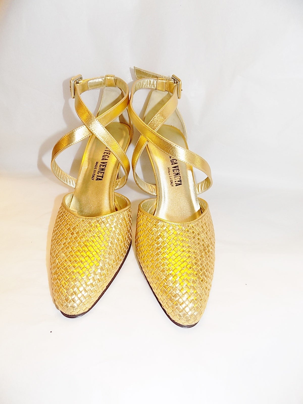 Gold BOTTEGA VENETA leather woven shoes sz 9 new For Sale 1