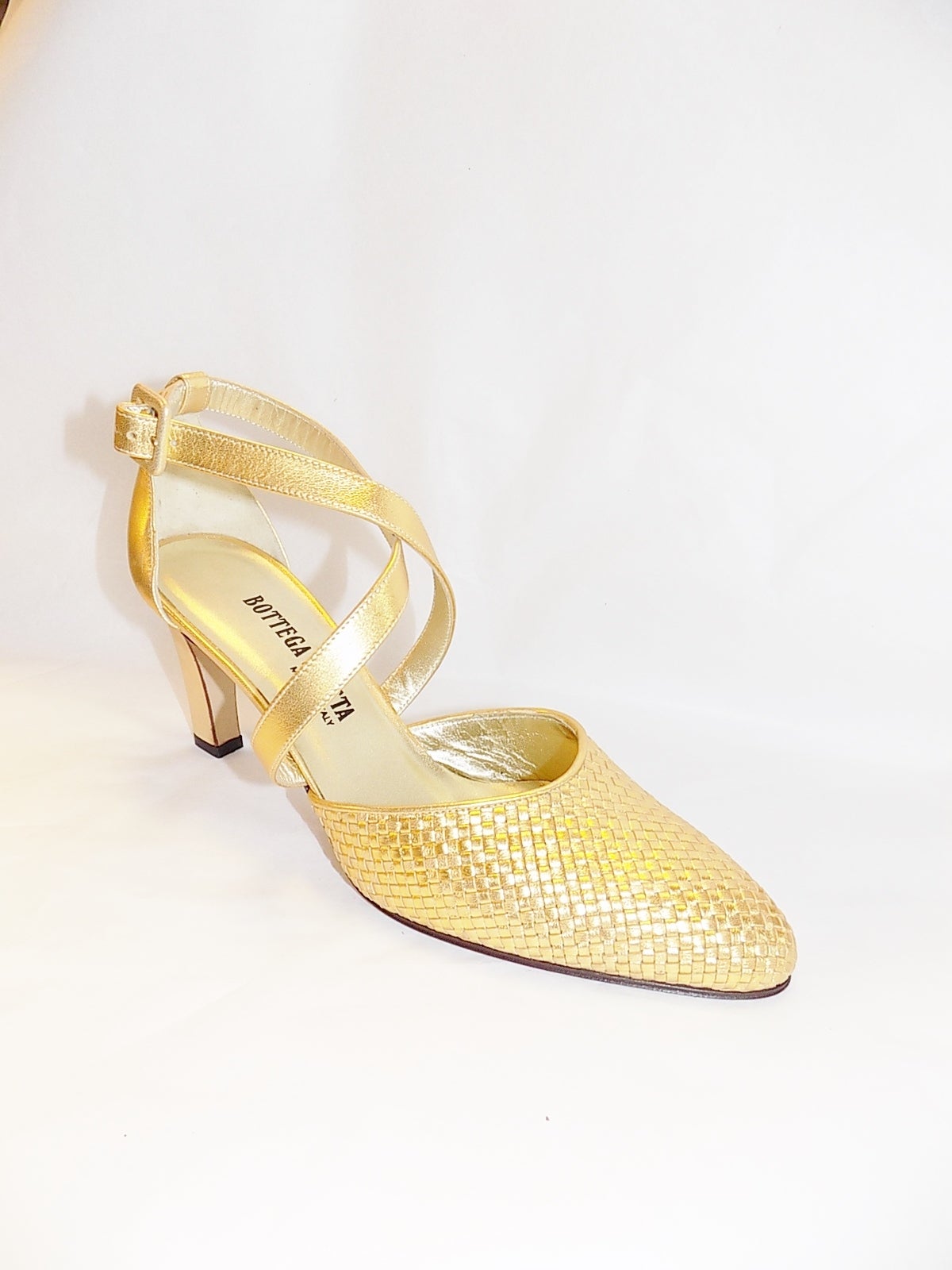 Women's Gold BOTTEGA VENETA leather woven shoes sz 9 new For Sale