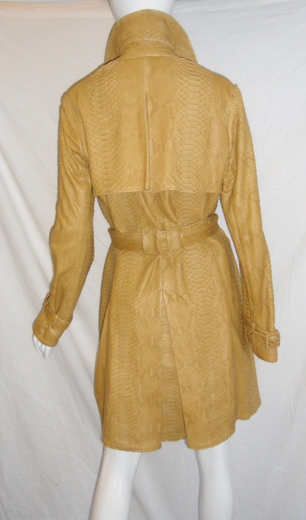 Borbonese Genuine  Python  Coat Jacket and mini skirt  In New Condition For Sale In New York, NY