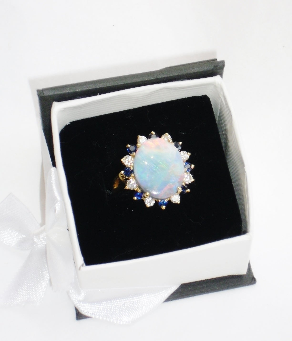 Vintage Jelly Opal w Diamonds and Sapphiers Ring For Sale 4