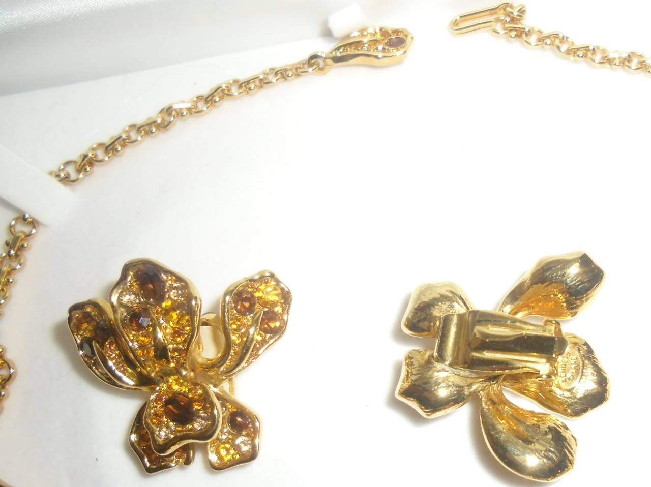 Kenneth Jay Lane Vintage Orchid Necklace and Earrings For Sale 2