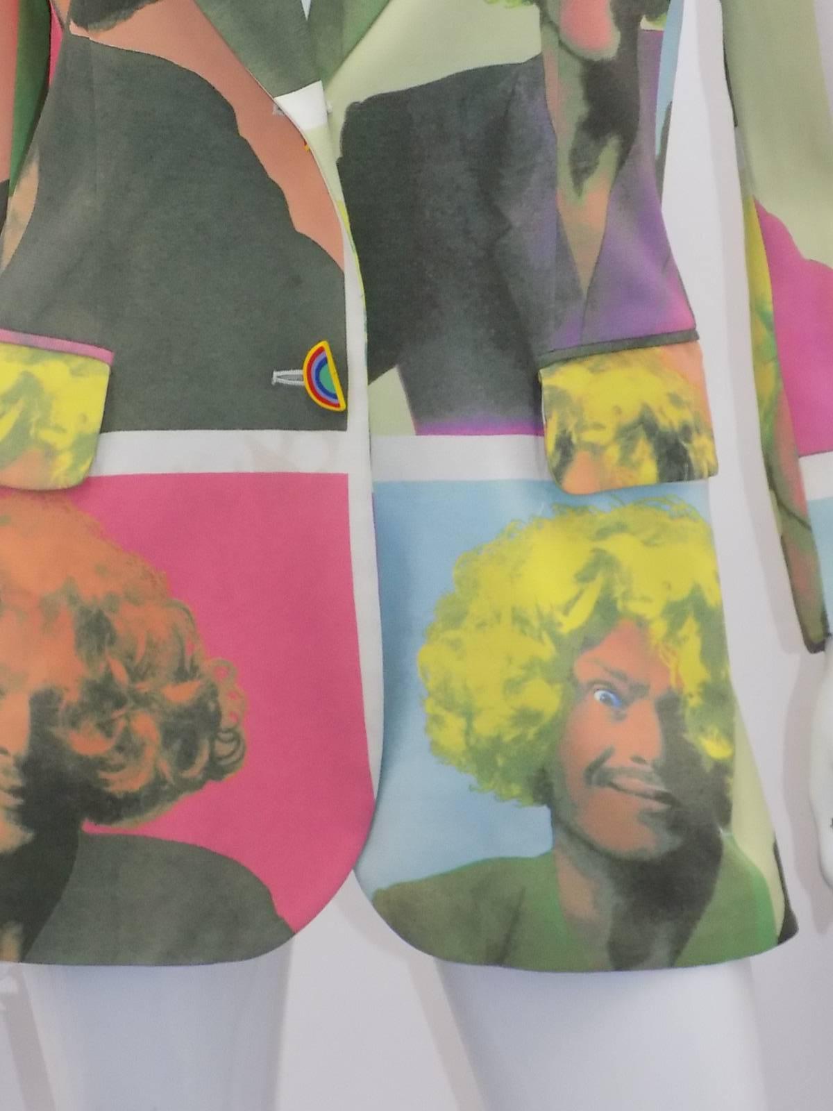 Moschino Ikonische Andy Warhol psychedelische Jacke „Stop The Fashion System“  im Zustand „Hervorragend“ in New York, NY