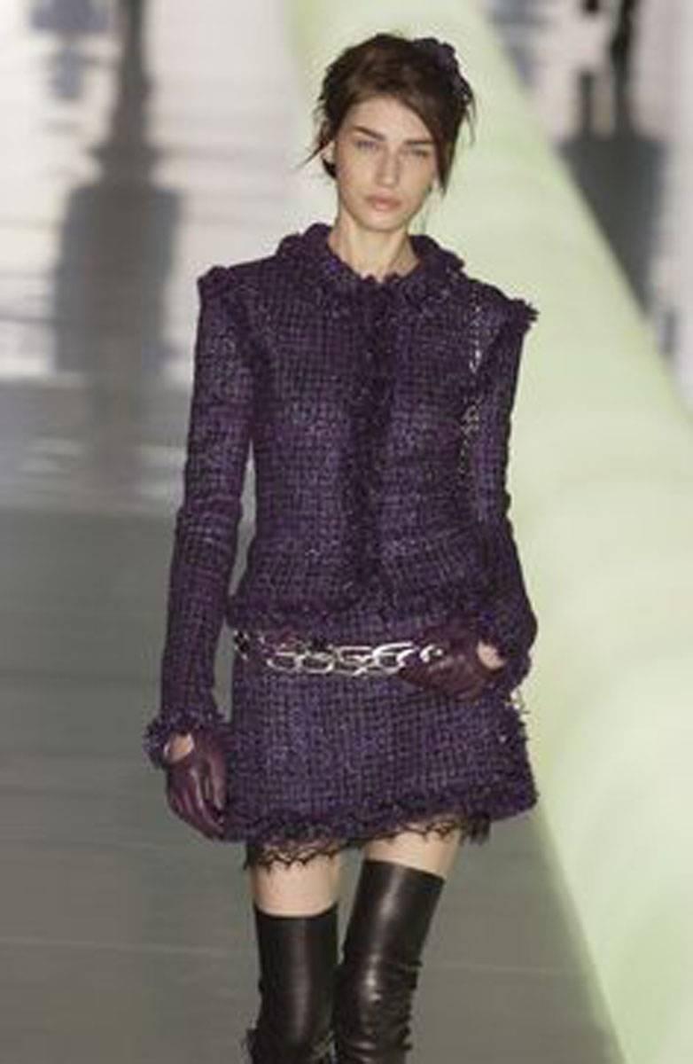 Black Chanel  catwalk Boucle fringed trim jacket Collection Fall 2003