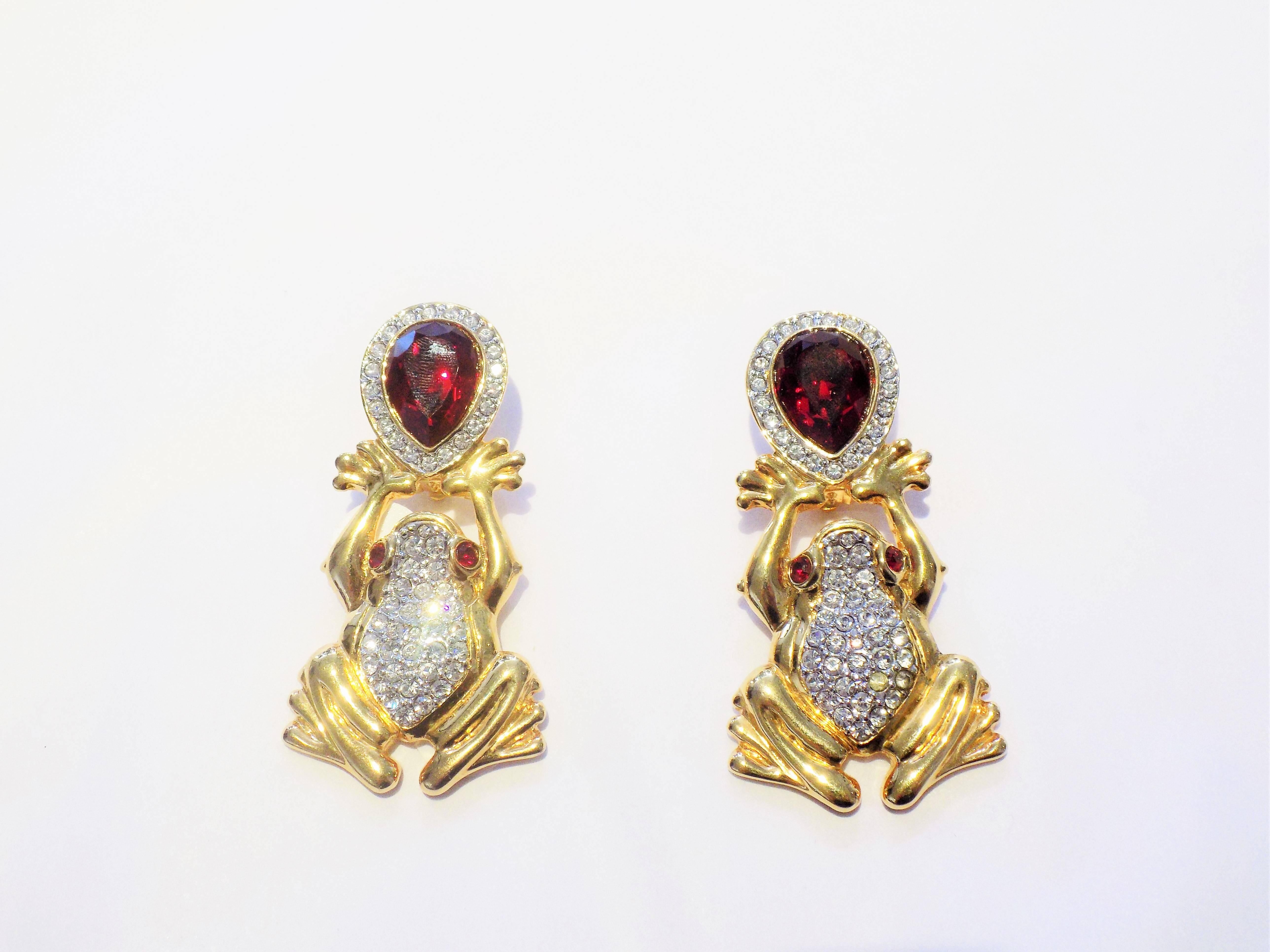 Valentino Red-eyed Tree Frog Earrings with red crystals For Sale 2