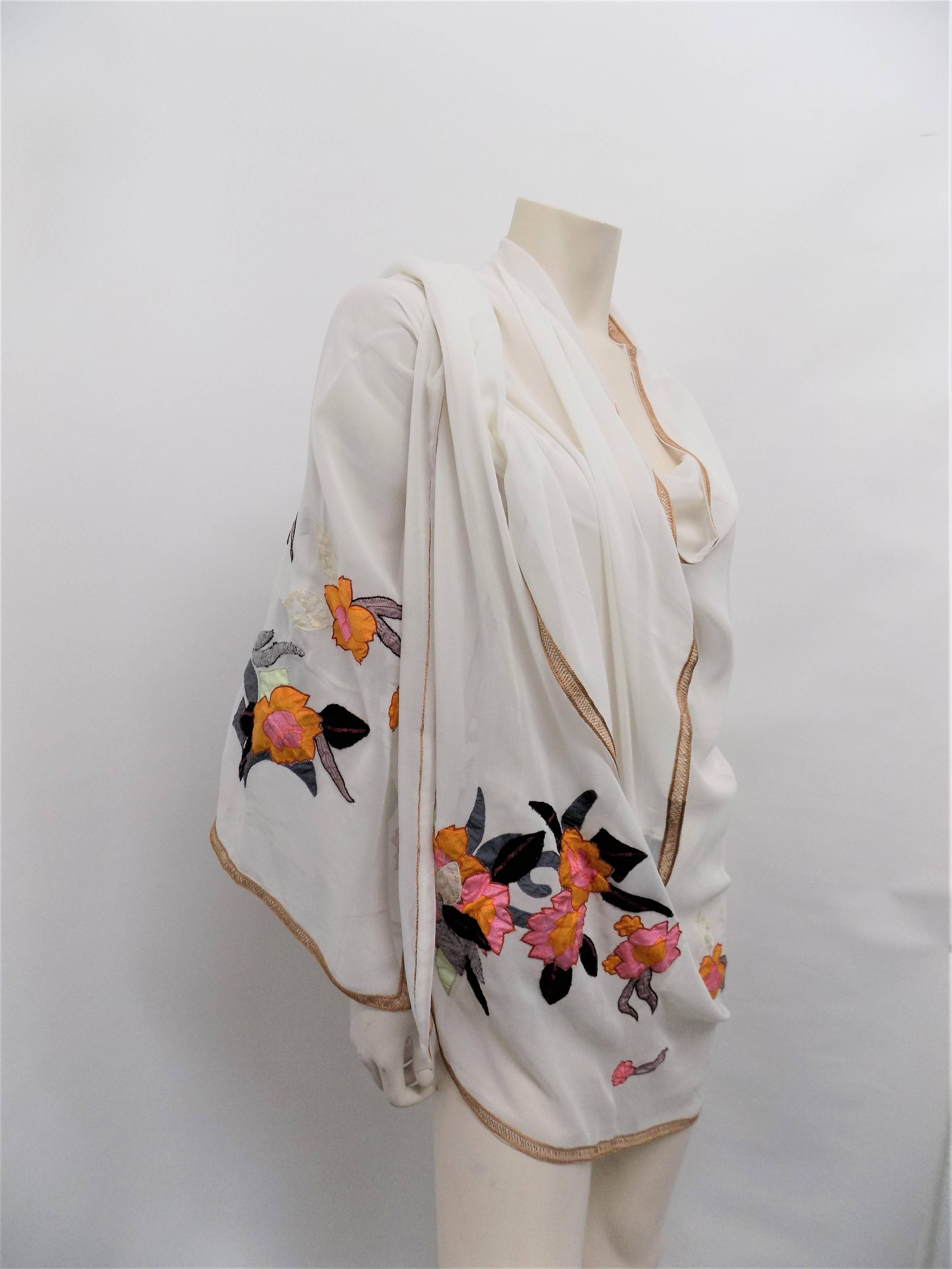 Dries Van Noten New oversized silk embroidered shawl kimono In New Condition For Sale In New York, NY