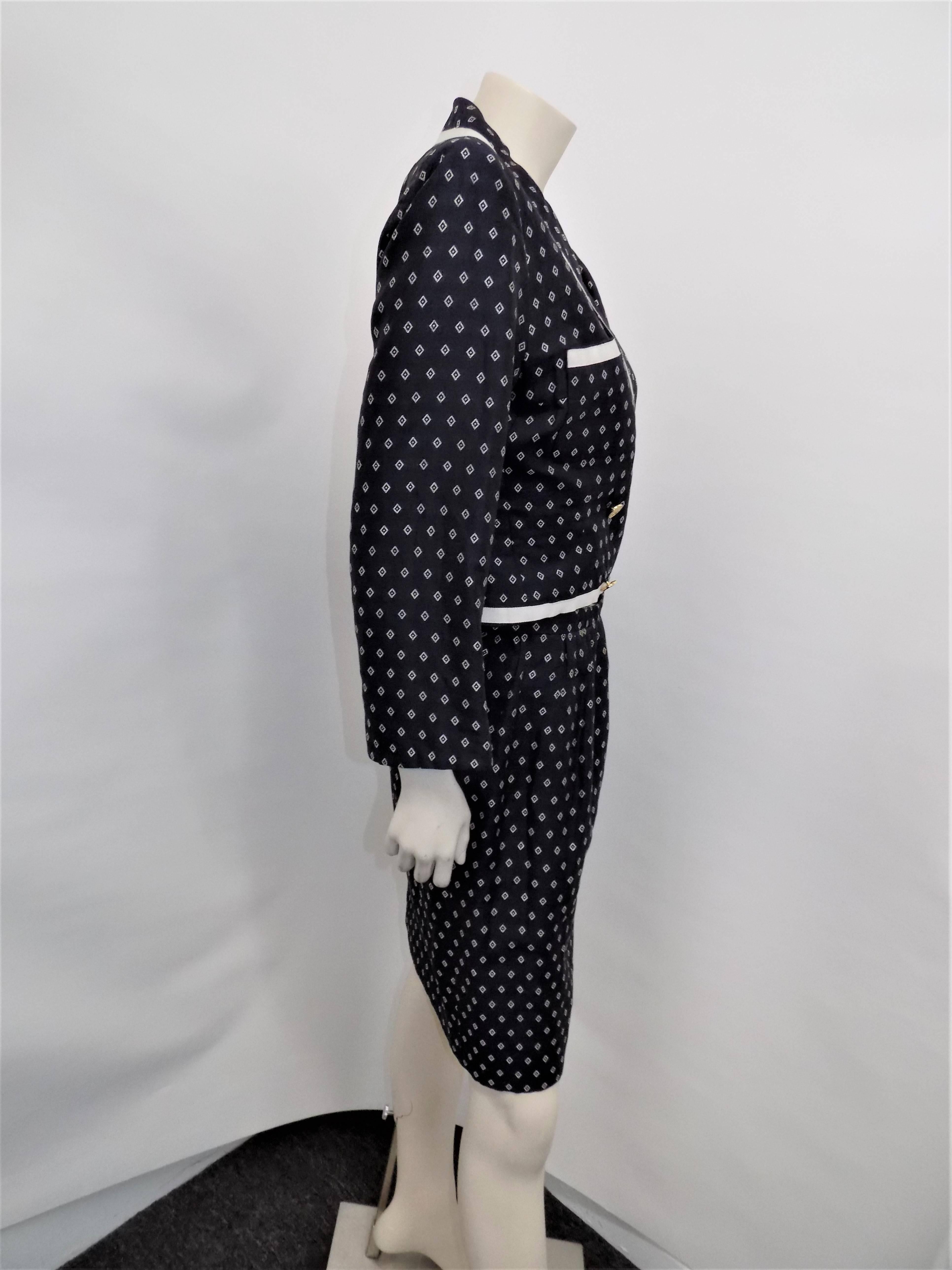 Women's Chanel nautical navy white  cropped  style shawl collar vintage skirt suit 