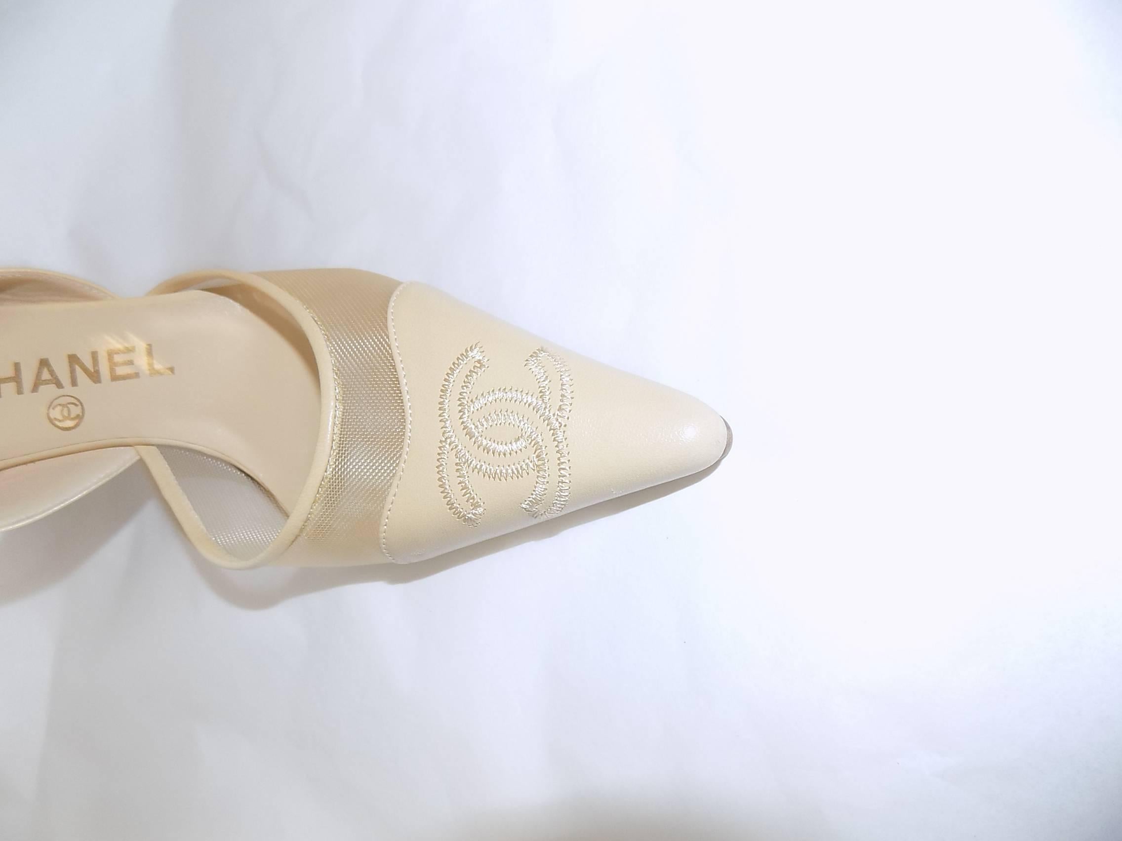 Chanel tan CC logo point toe slingback  shoes  sz 36 In Excellent Condition In New York, NY