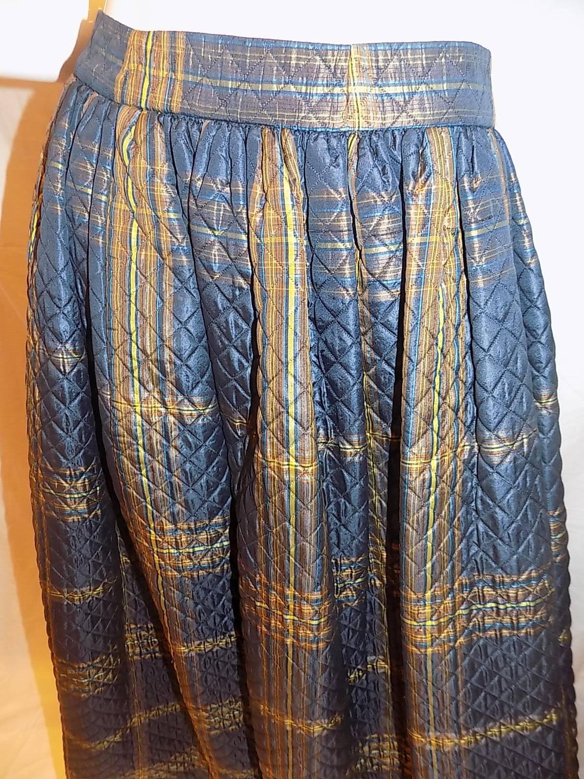 Oscar Dela Renta Gold and navy plaid  vintage ball skirt  In Excellent Condition For Sale In New York, NY