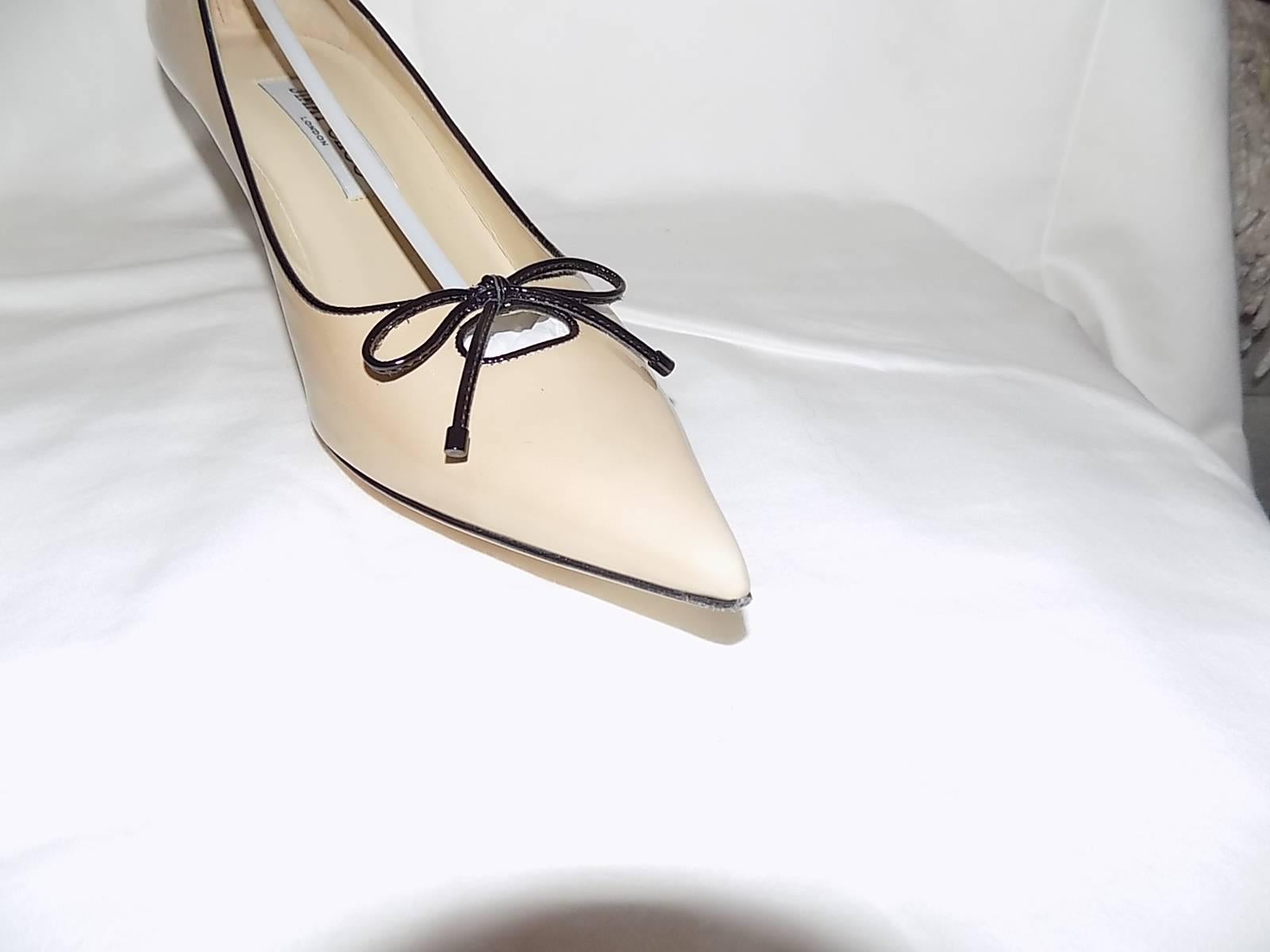 Jimmy Choo Nude and Black Owlet shoes   In New Condition For Sale In New York, NY