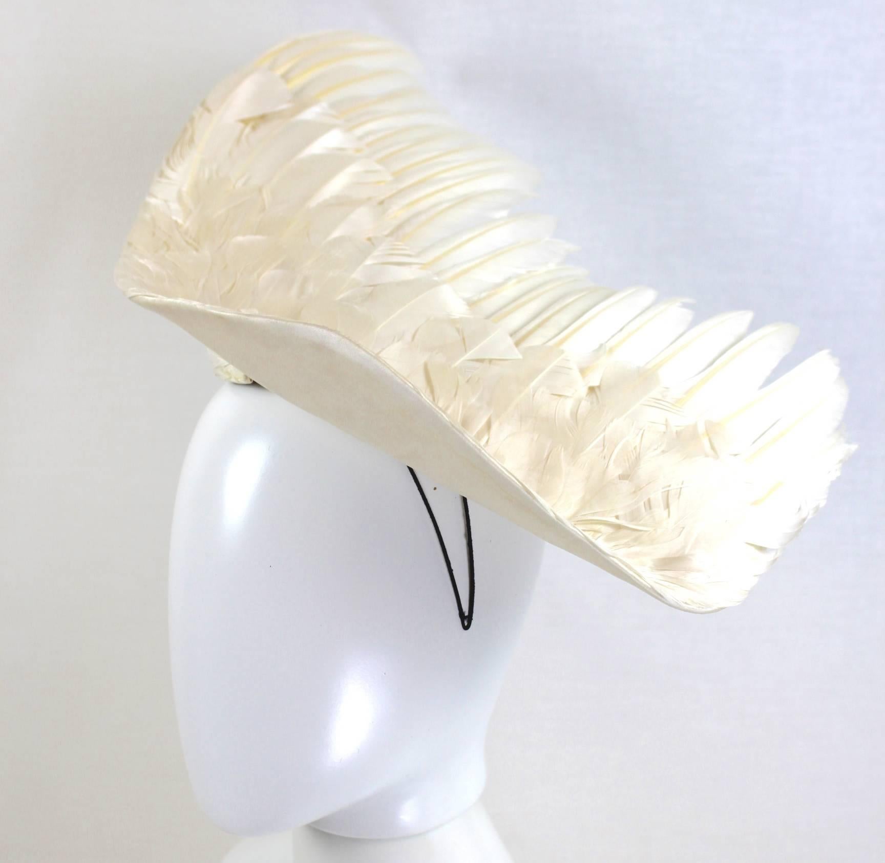 Stephen Jones Runway White Feather Hat In Good Condition In Bath, GB
