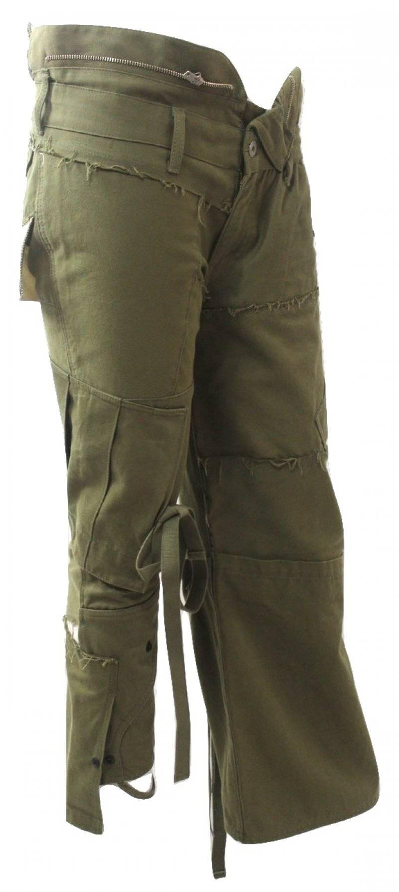 Junya Watanabe 2006 Collection
Wide and Narrow Leg Runway Cargo Pants
Labelled size SS
Excellent condition