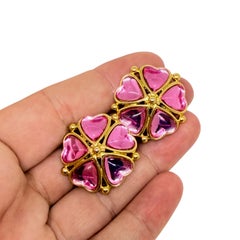TRIFARI signed vintage gold tone pink glass hearts designer clip on earrings