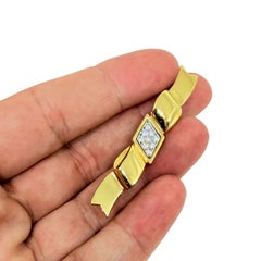 MONET signed vintage gold tone rhinestones bow designer brooch