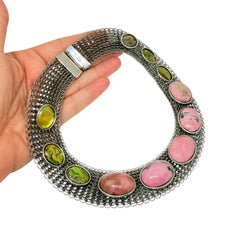 Collier à chaîne vintage de couleur argentée, orné de cabochons en verre massif, création de créateur