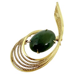 Vintage-Brosche mit goldfarbenem, naturgrünem Jade-Cabochon