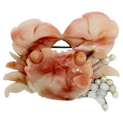 Spilla vintage in argento placcato con perle piccole in corallo "pelle d'angelo" rosa naturale e motivo scarabeo
