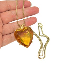 Collana con catena di design e ciondolo a forma di cuore in vetro citrino color oro vintage